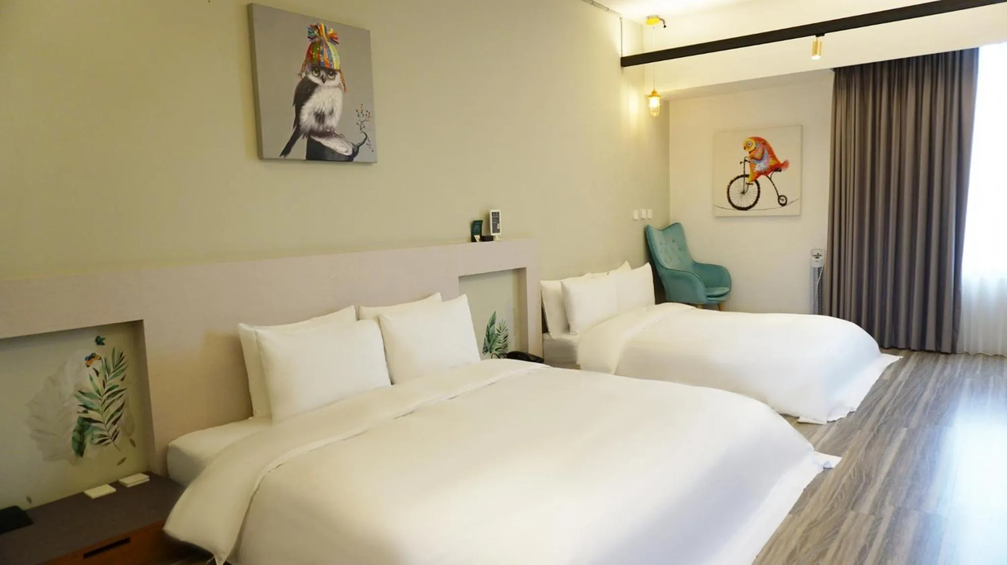 Bed in Thinker Hotel