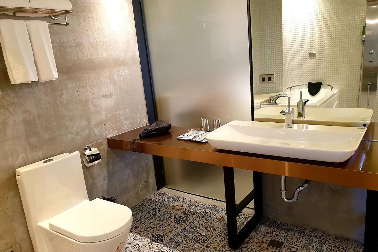 Bathroom in Thinker Hotel