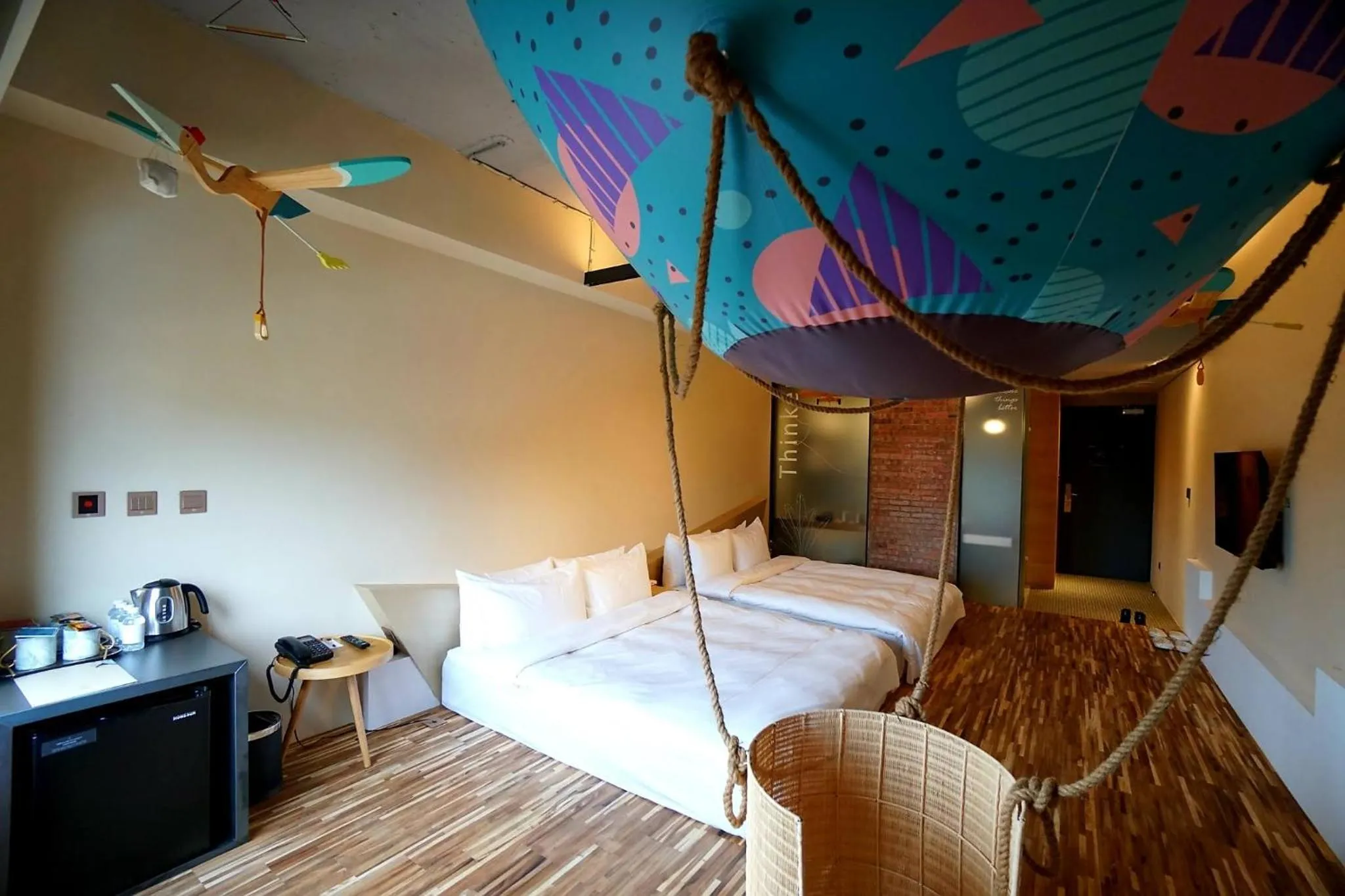 Bed in Thinker Hotel