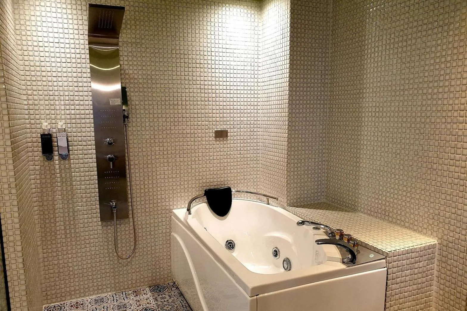 Bathroom in Thinker Hotel