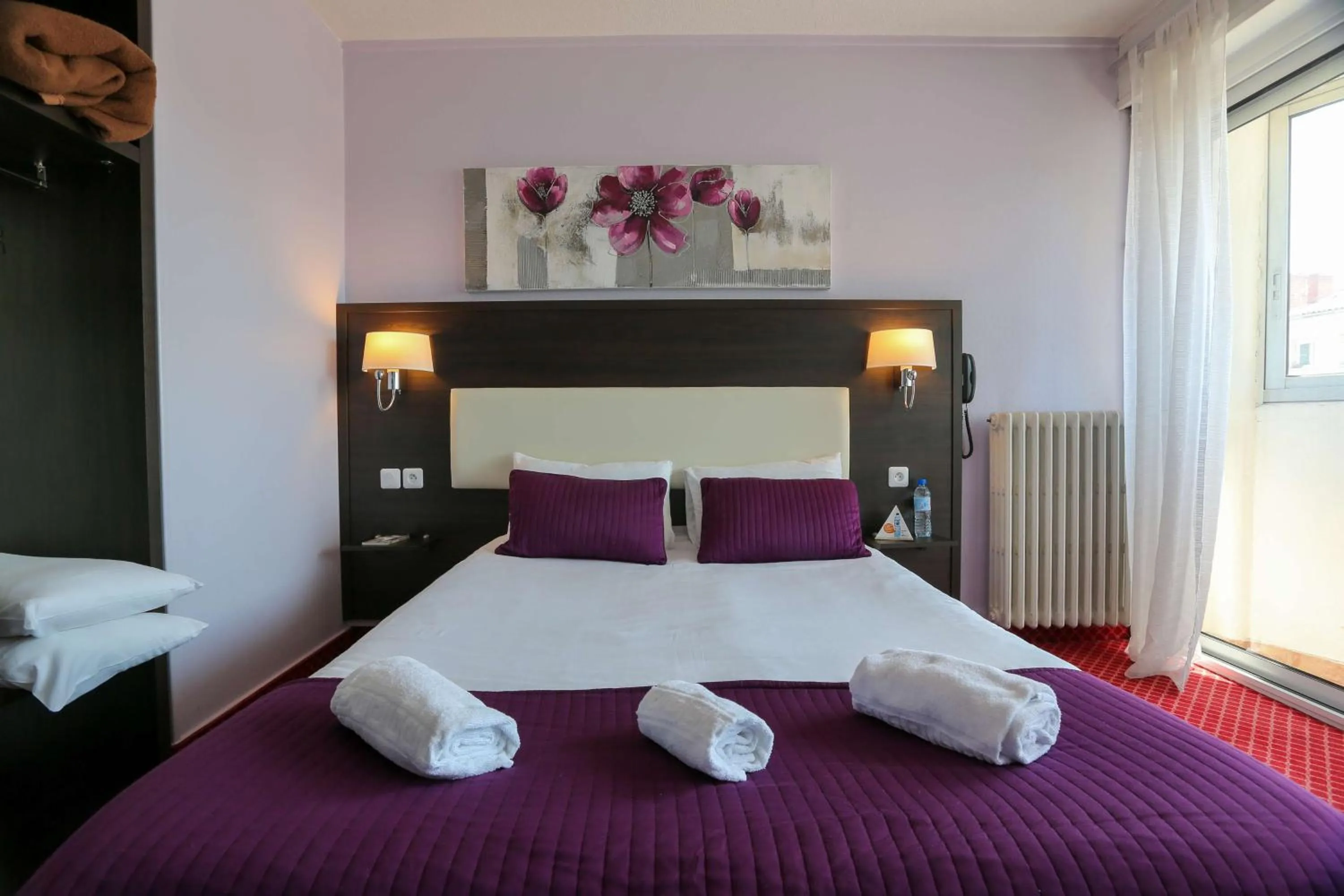 Bedroom, Bed in Brit Hotel Bleu Nuit