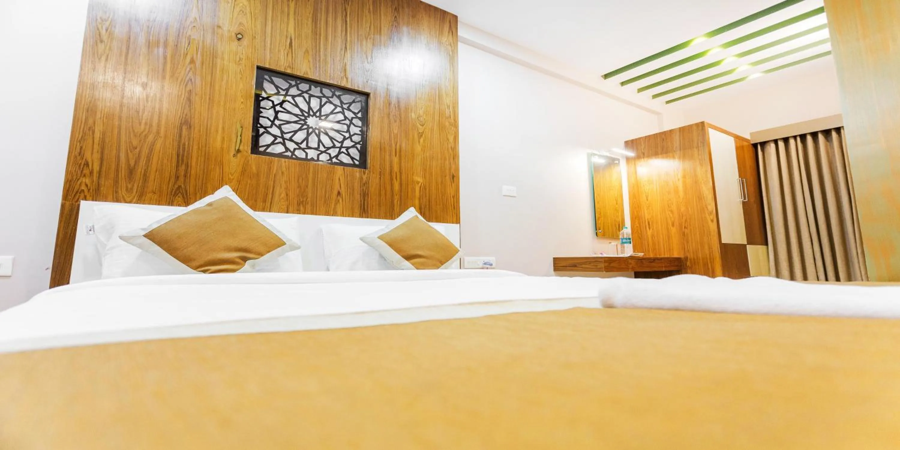 Photo of the whole room, Bed in Nextel Inn, Calicut