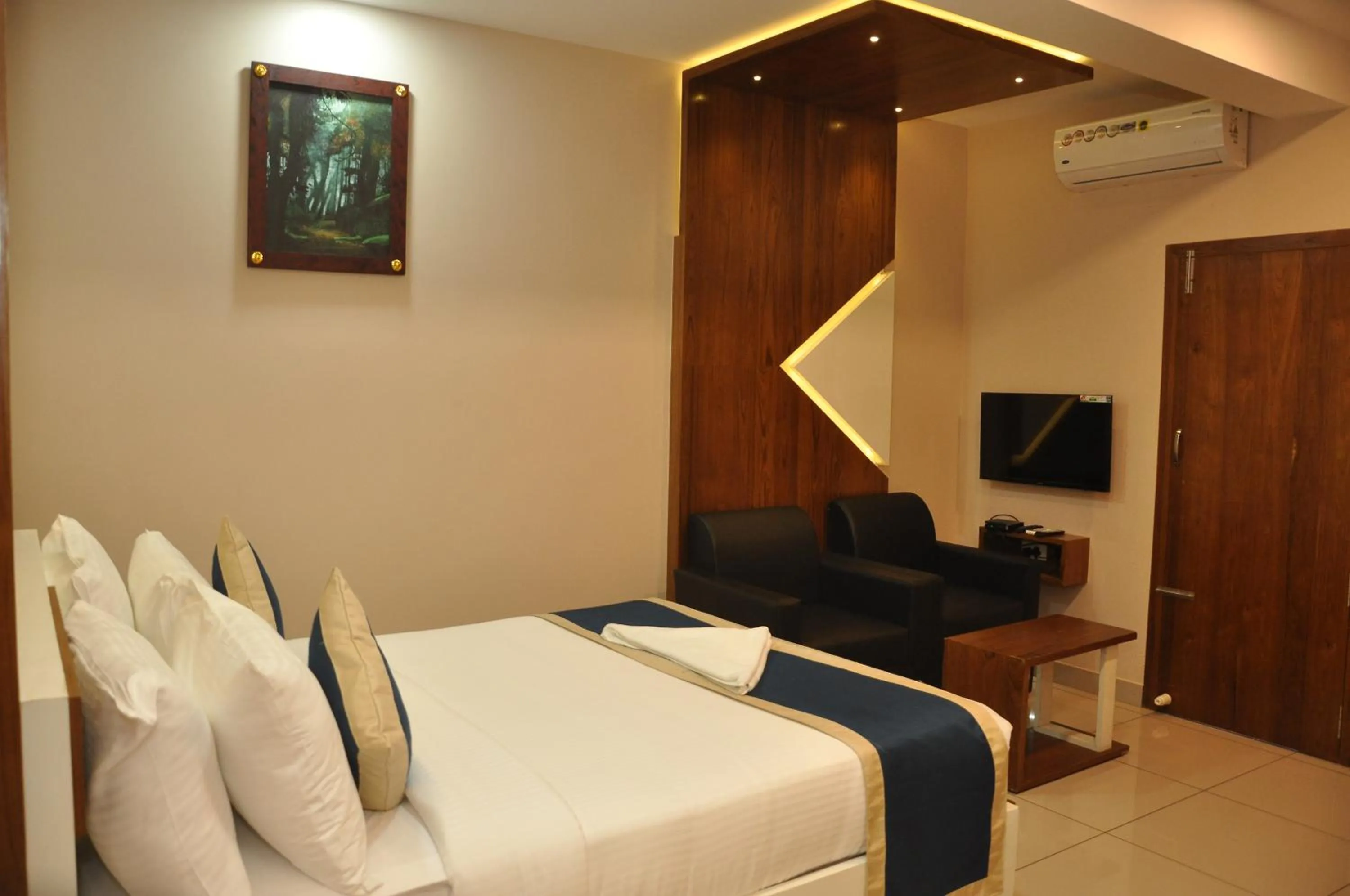 Bedroom, Bed in Nextel Inn, Calicut