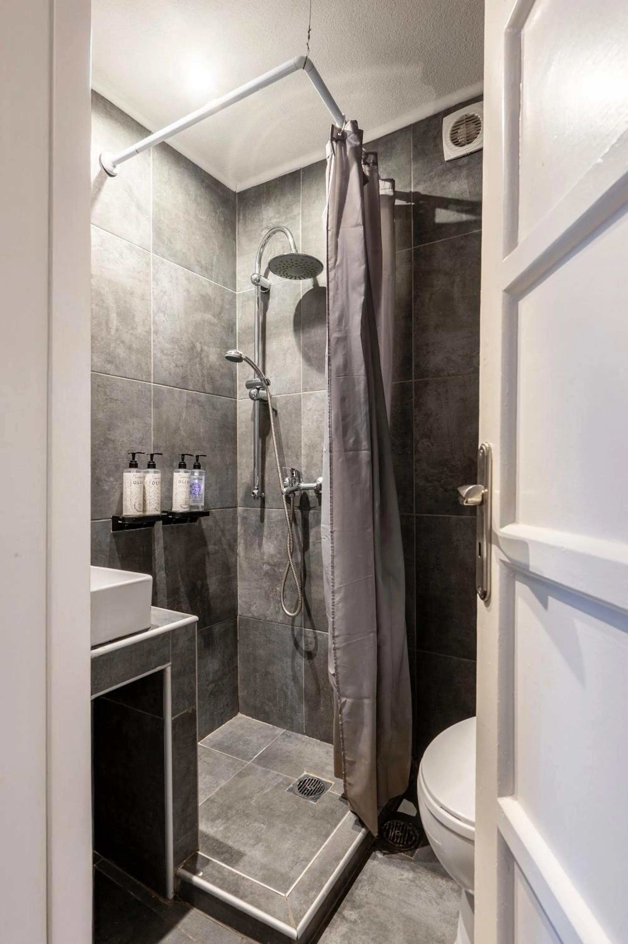 Shower in Houseloft White Tower Collection