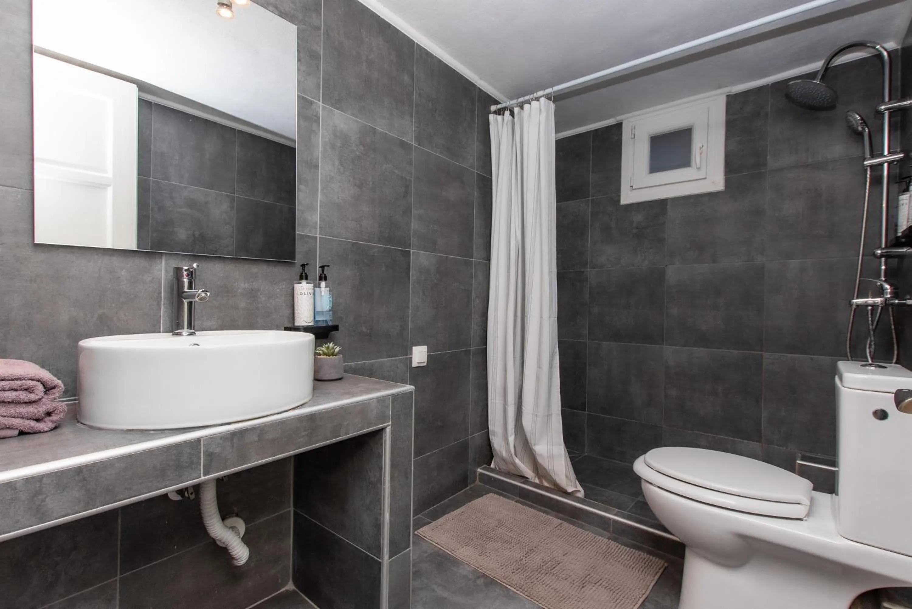 Shower in Houseloft White Tower Collection