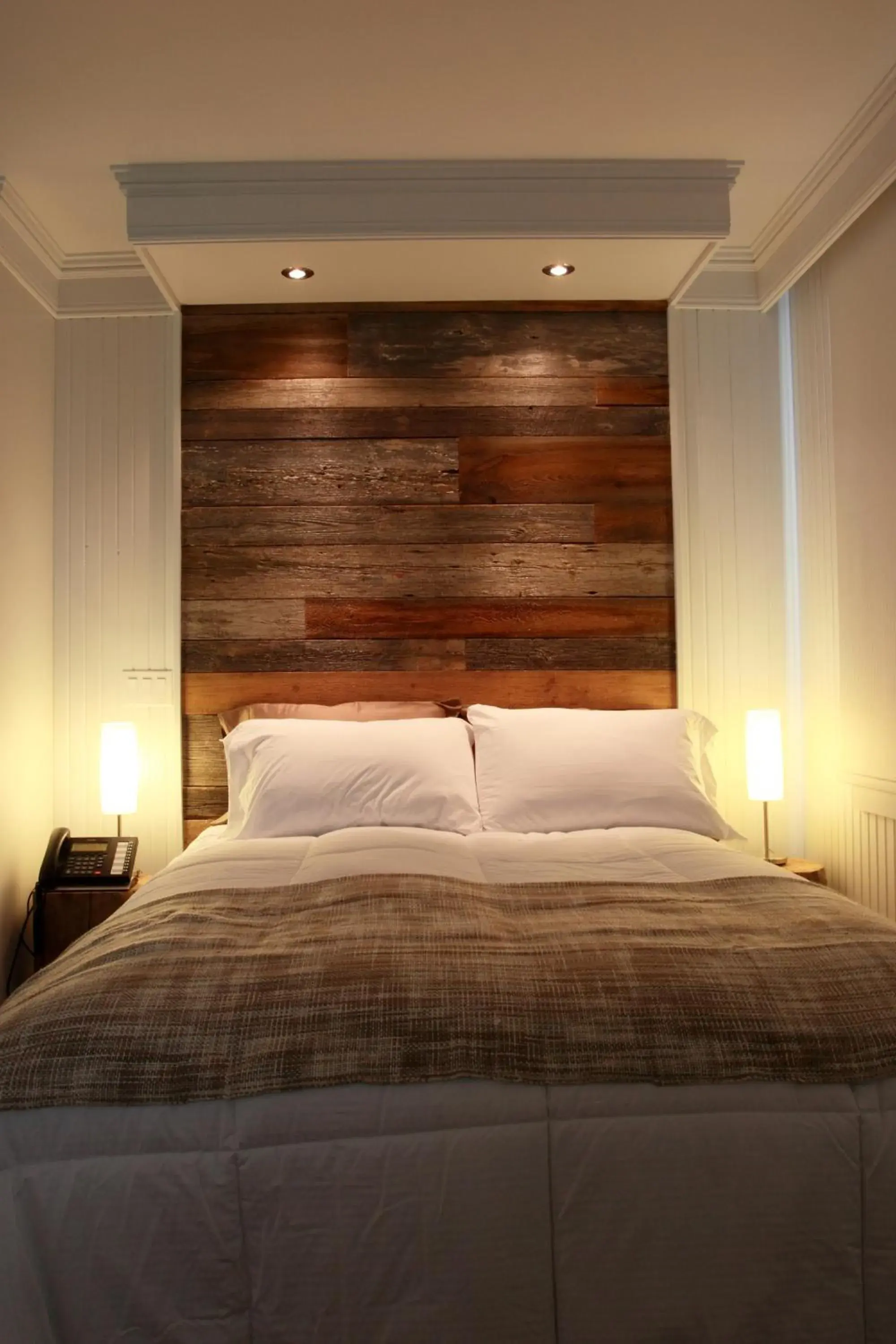 Queen Room - single occupancy in Village Historique de Val-Jalbert Queen Room - single occupancy in Village Historique de Val-Jalbert