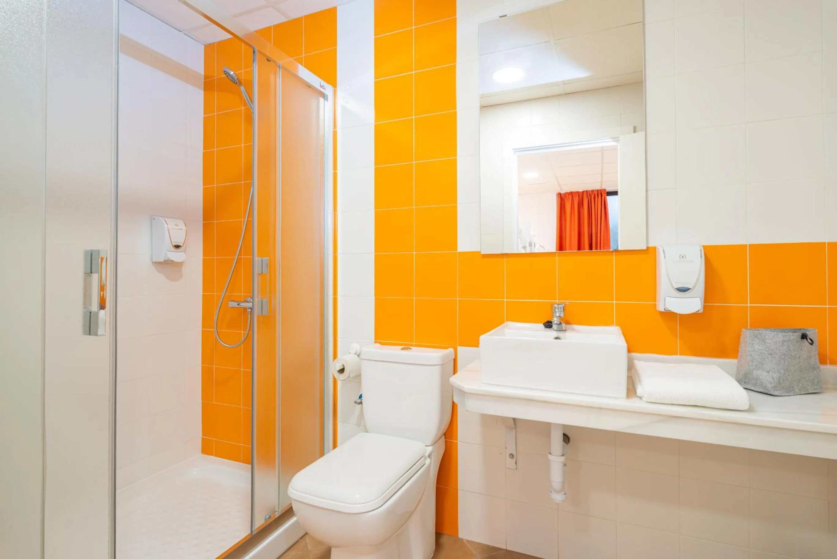 Bathroom in Benarrabá Hostel