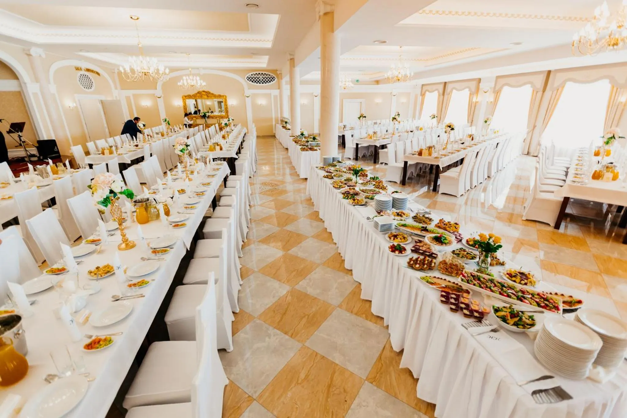 Restaurant/places to eat in Hotel Korczowa
