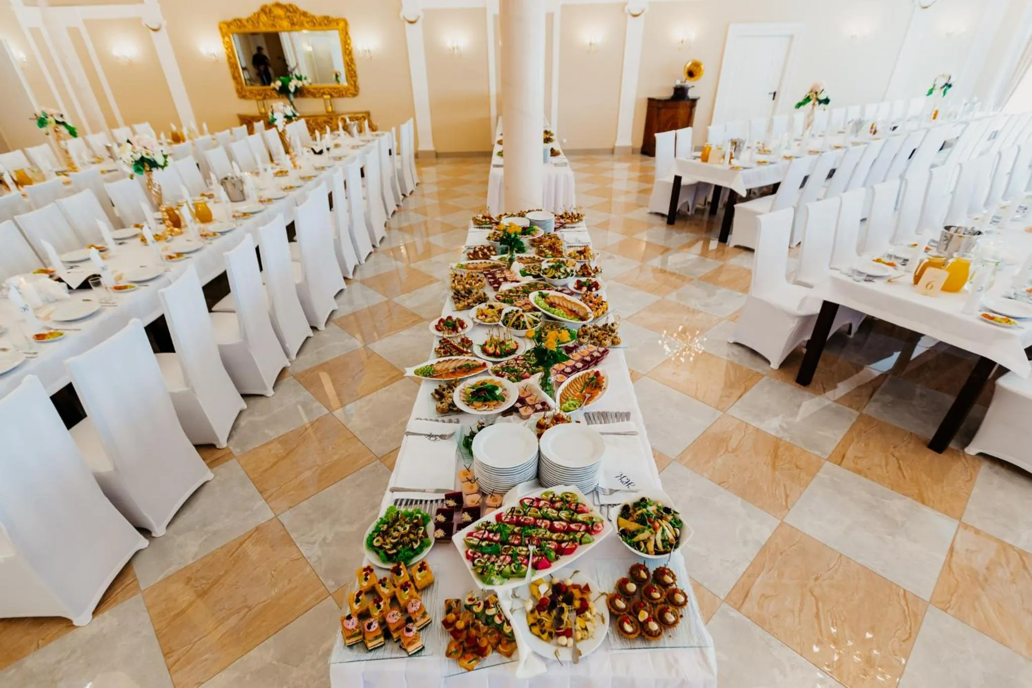 Restaurant/places to eat in Hotel Korczowa