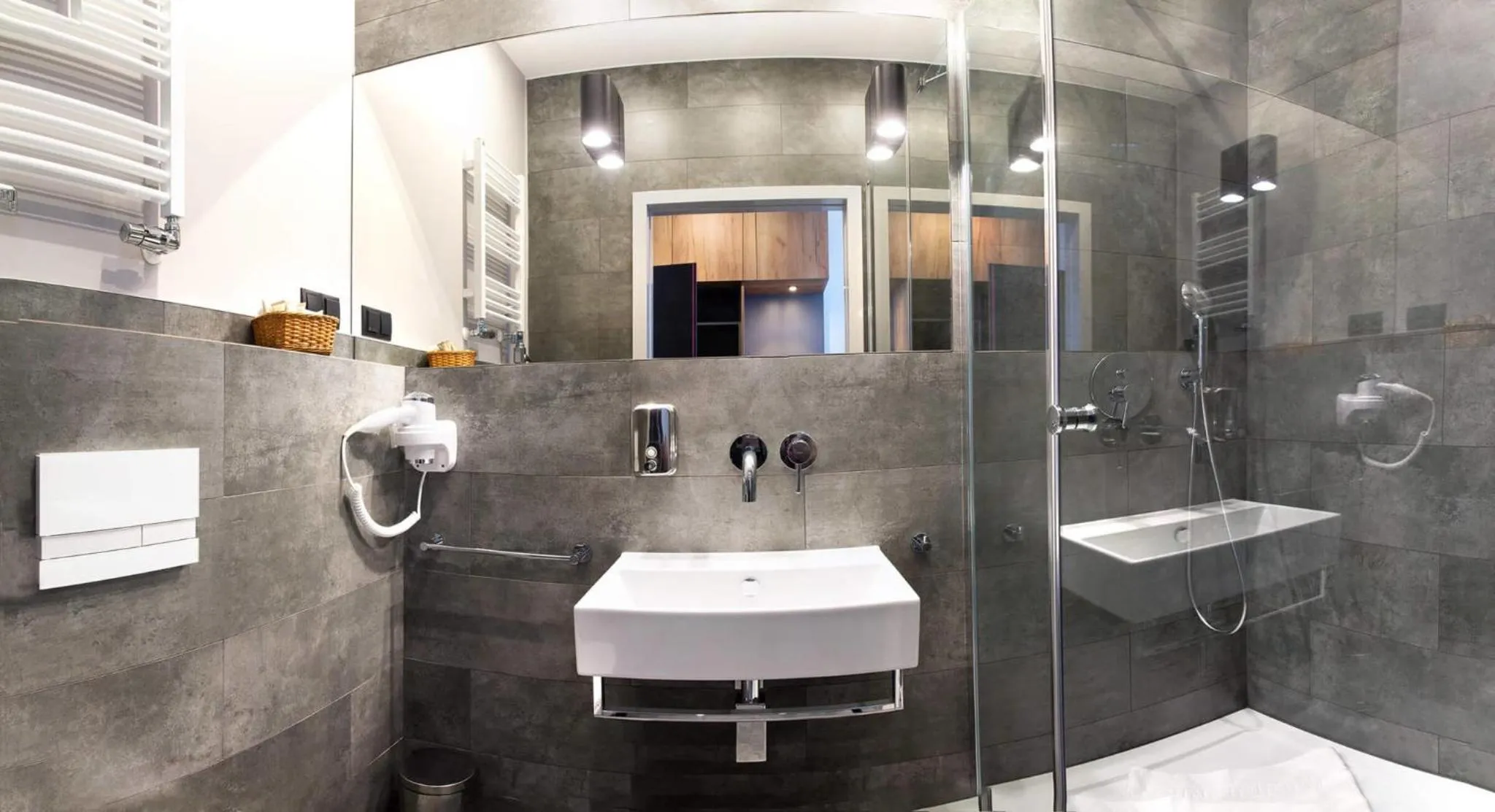 Shower in Hotel Mokotów