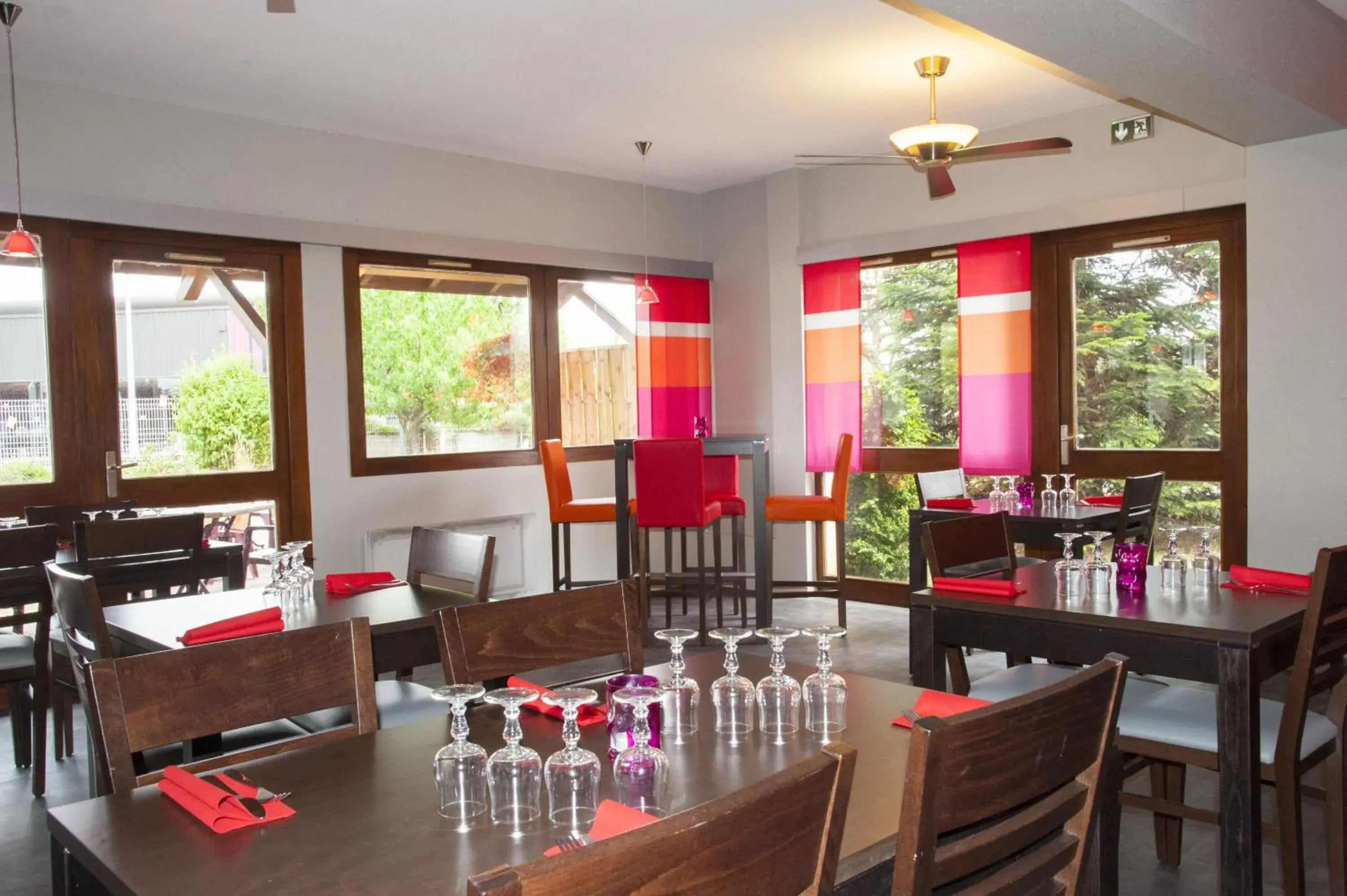 Restaurant/places to eat in The Originals City, Hôtel Mâcon Sud Restaurant/places to eat in The Originals City, Hôtel Mâcon Sud