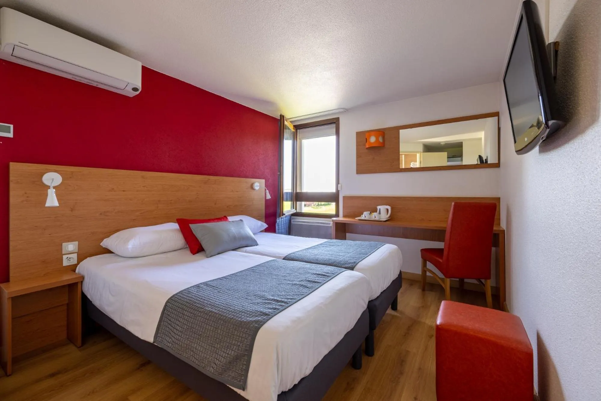 Bed in The Originals City, Hôtel Mâcon Sud