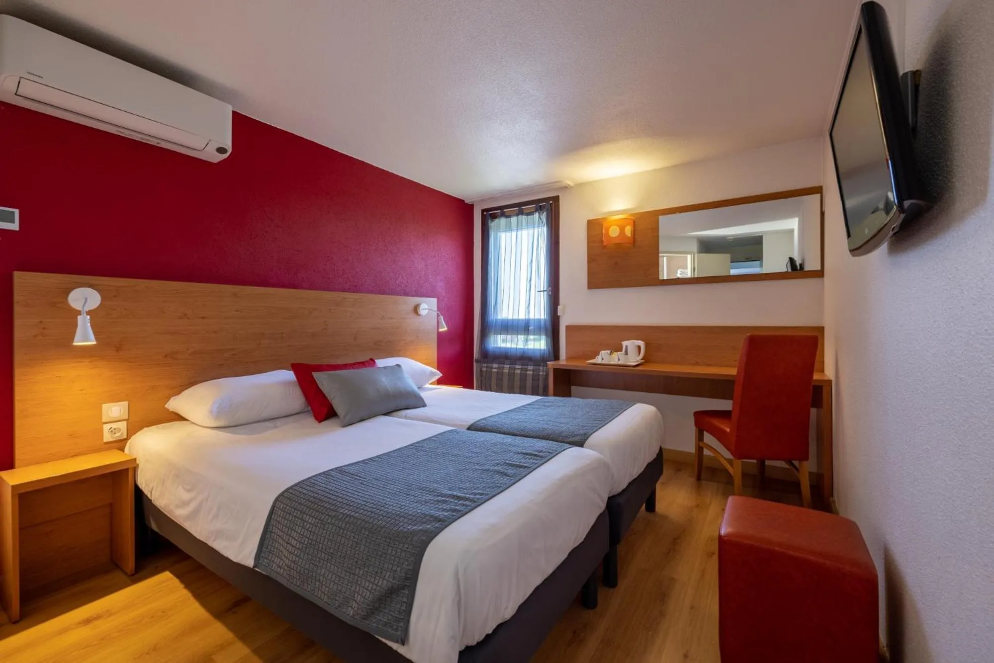 Bed in The Originals City, Hôtel Mâcon Sud