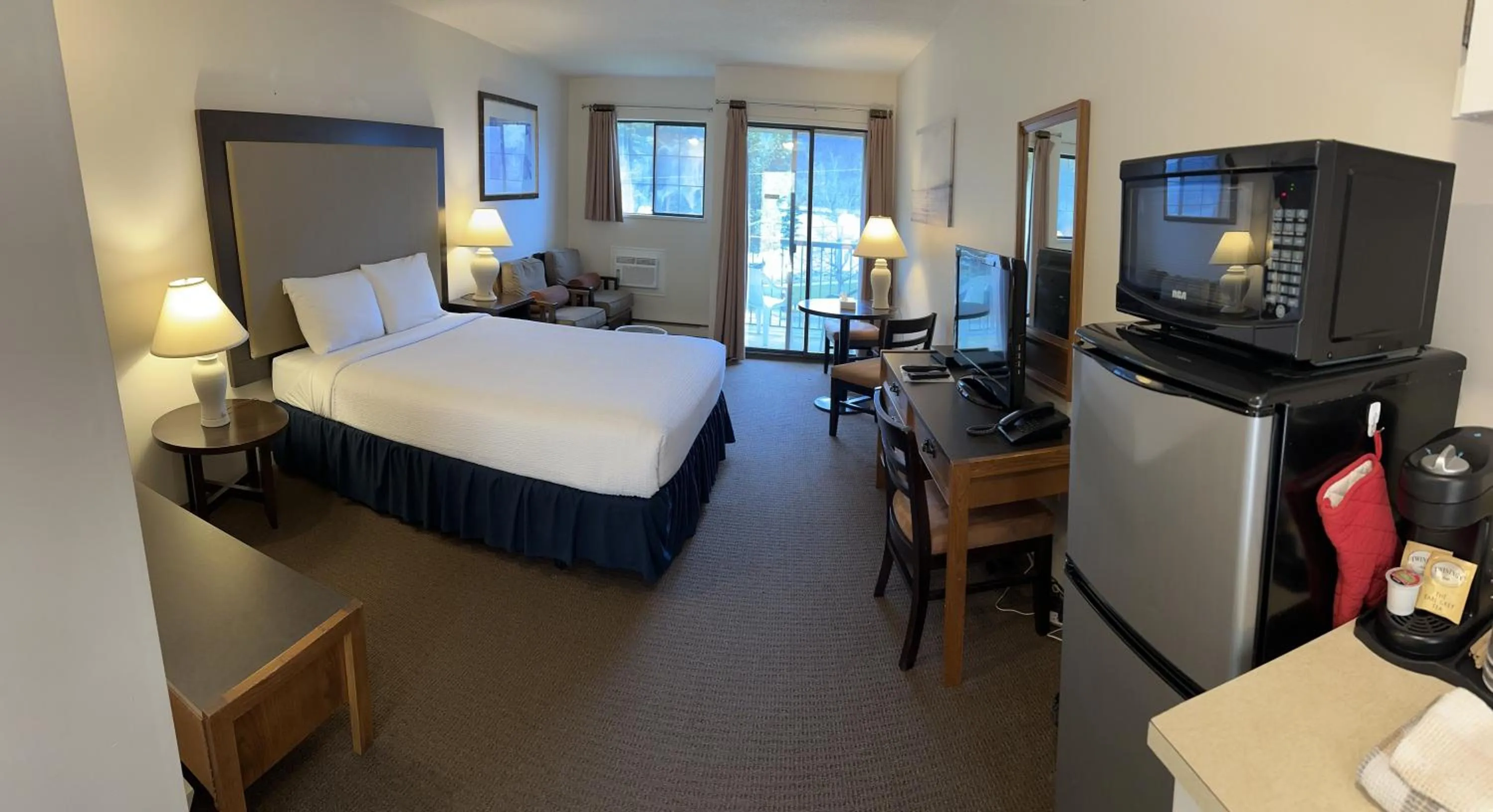 Bed in Wessex Inn By The Sea