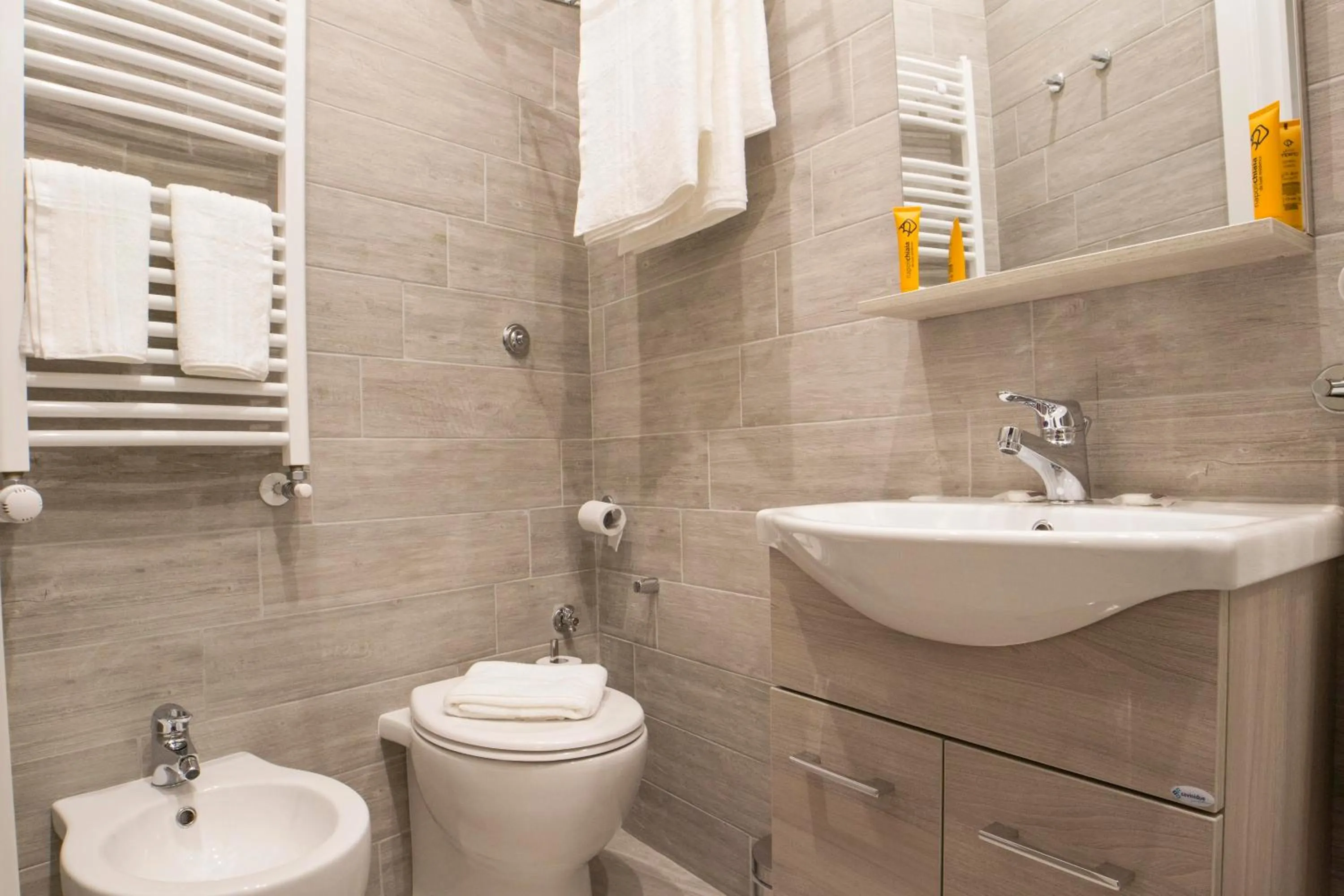 Shower in Morelli suite