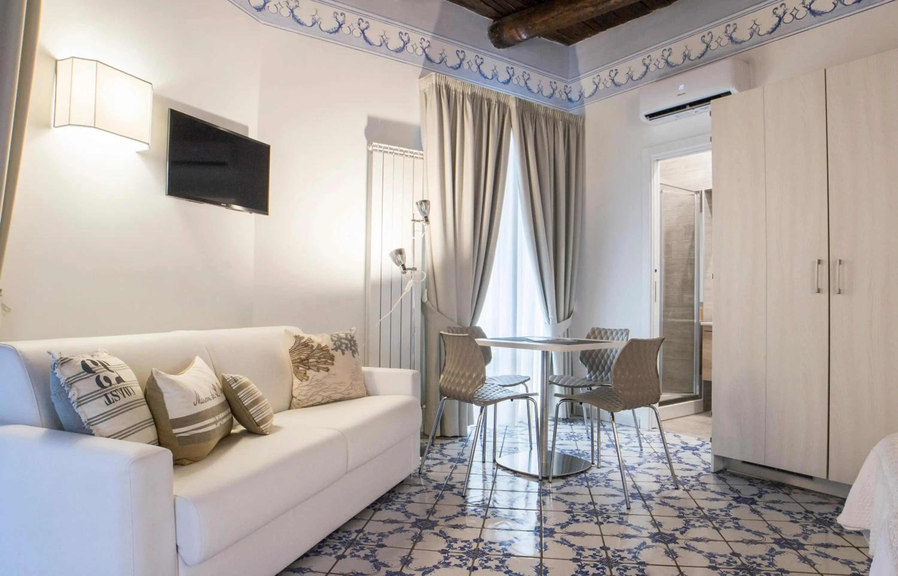 TV and multimedia, Bed in Morelli suite