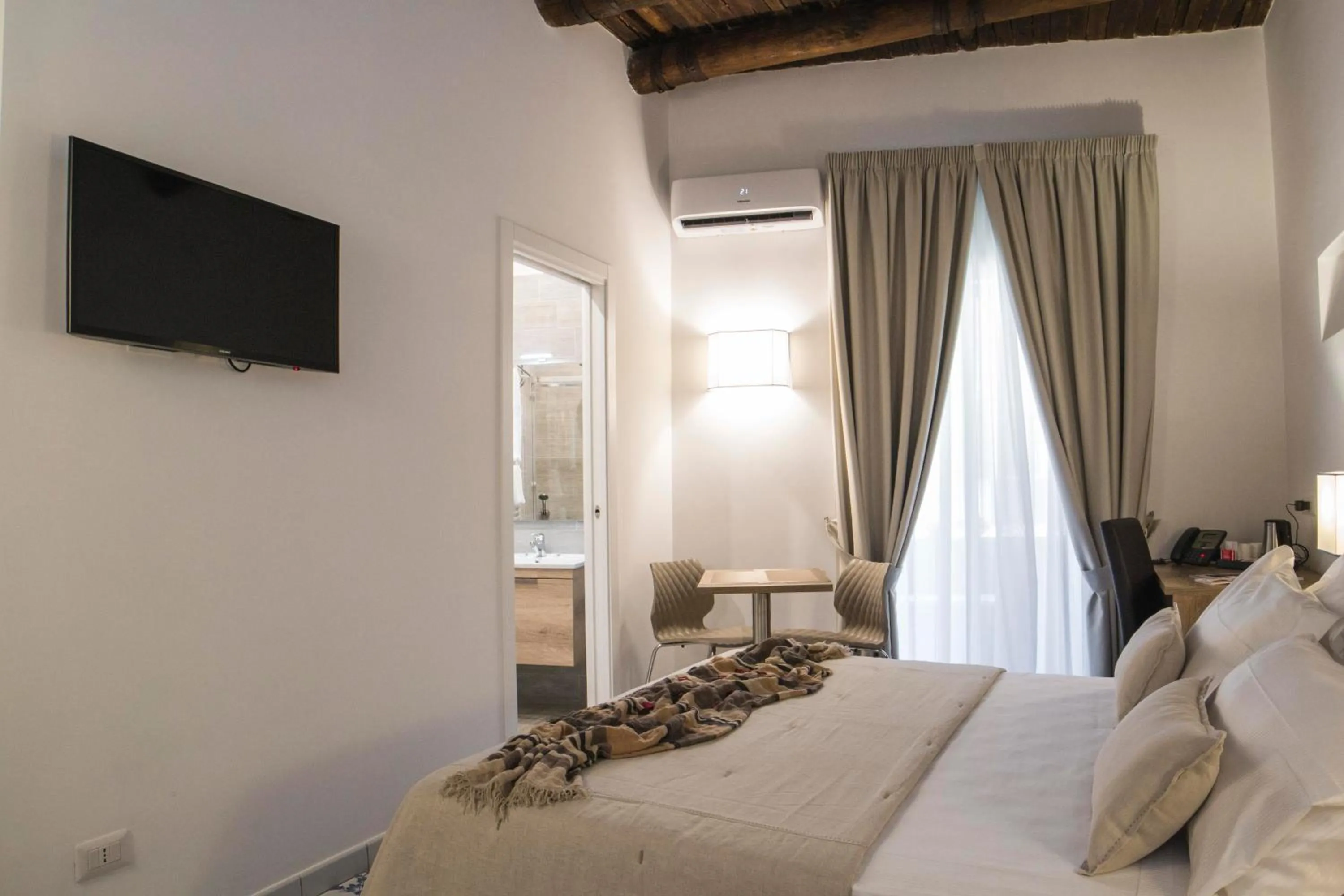 Bed in Morelli suite