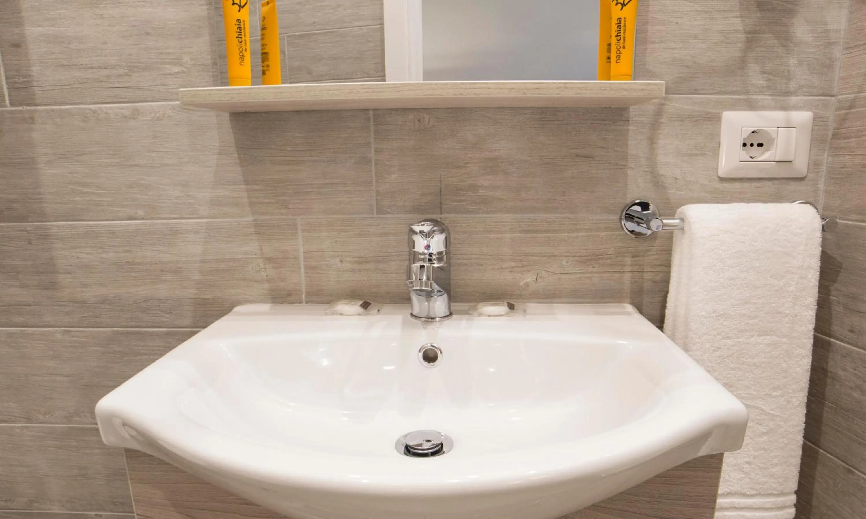 Shower in Morelli suite