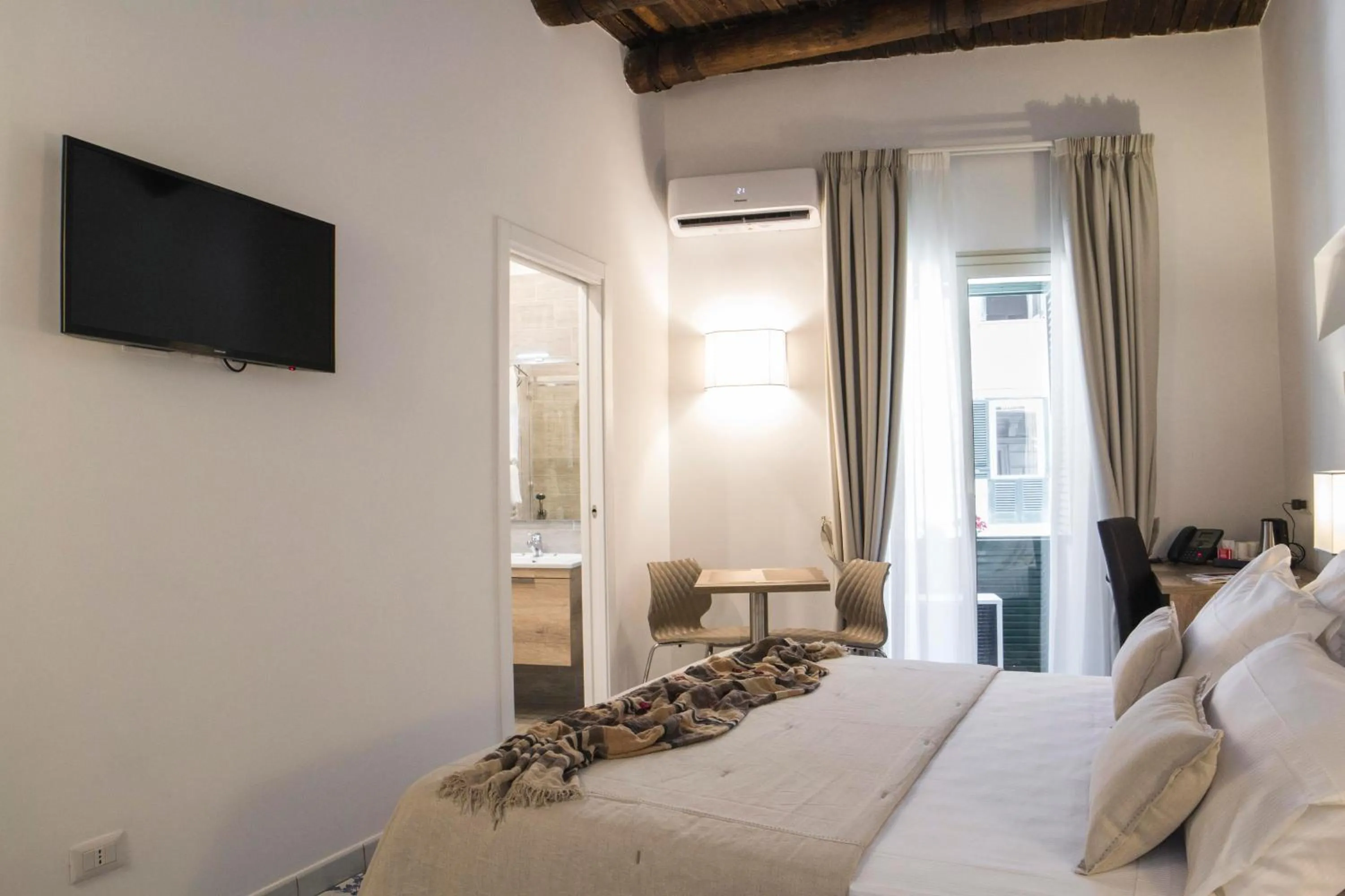 Bed in Morelli suite