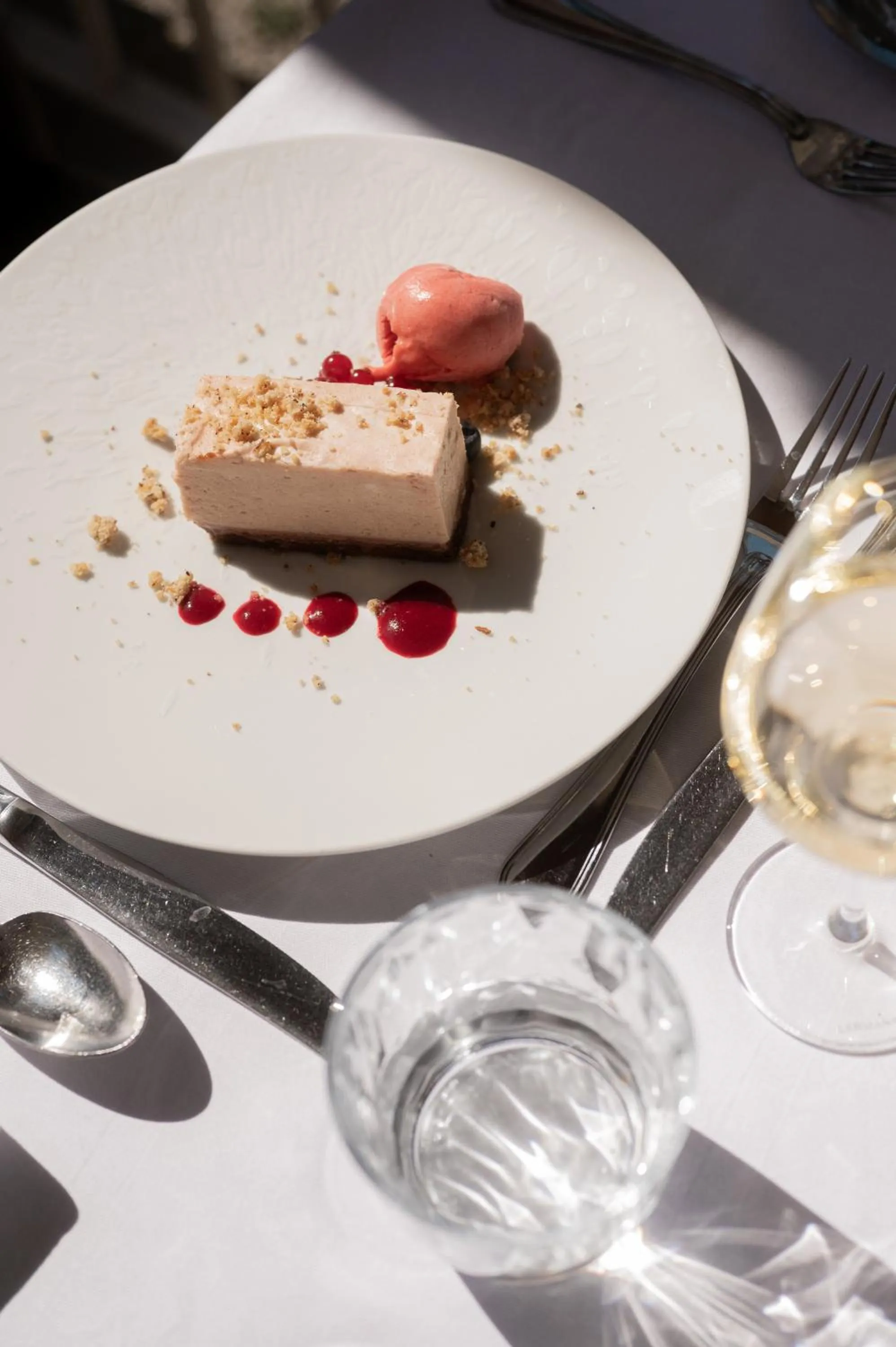 Restaurant/places to eat in Château des Comtes de Challes