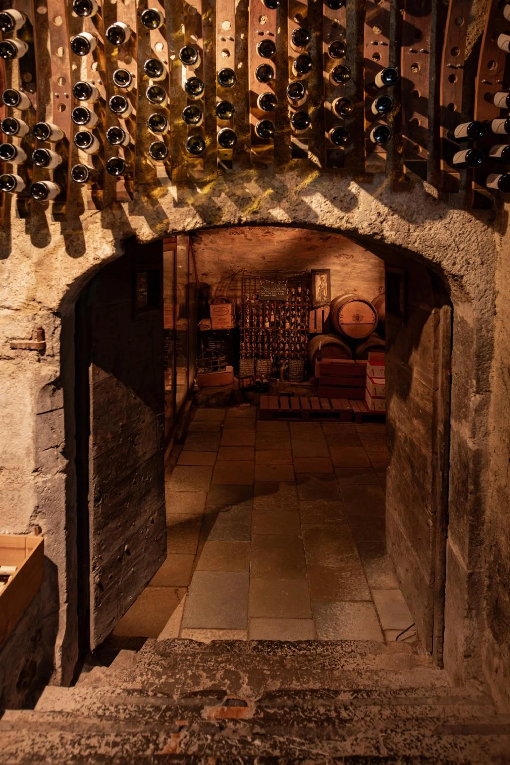 Restaurant/places to eat in Château des Comtes de Challes