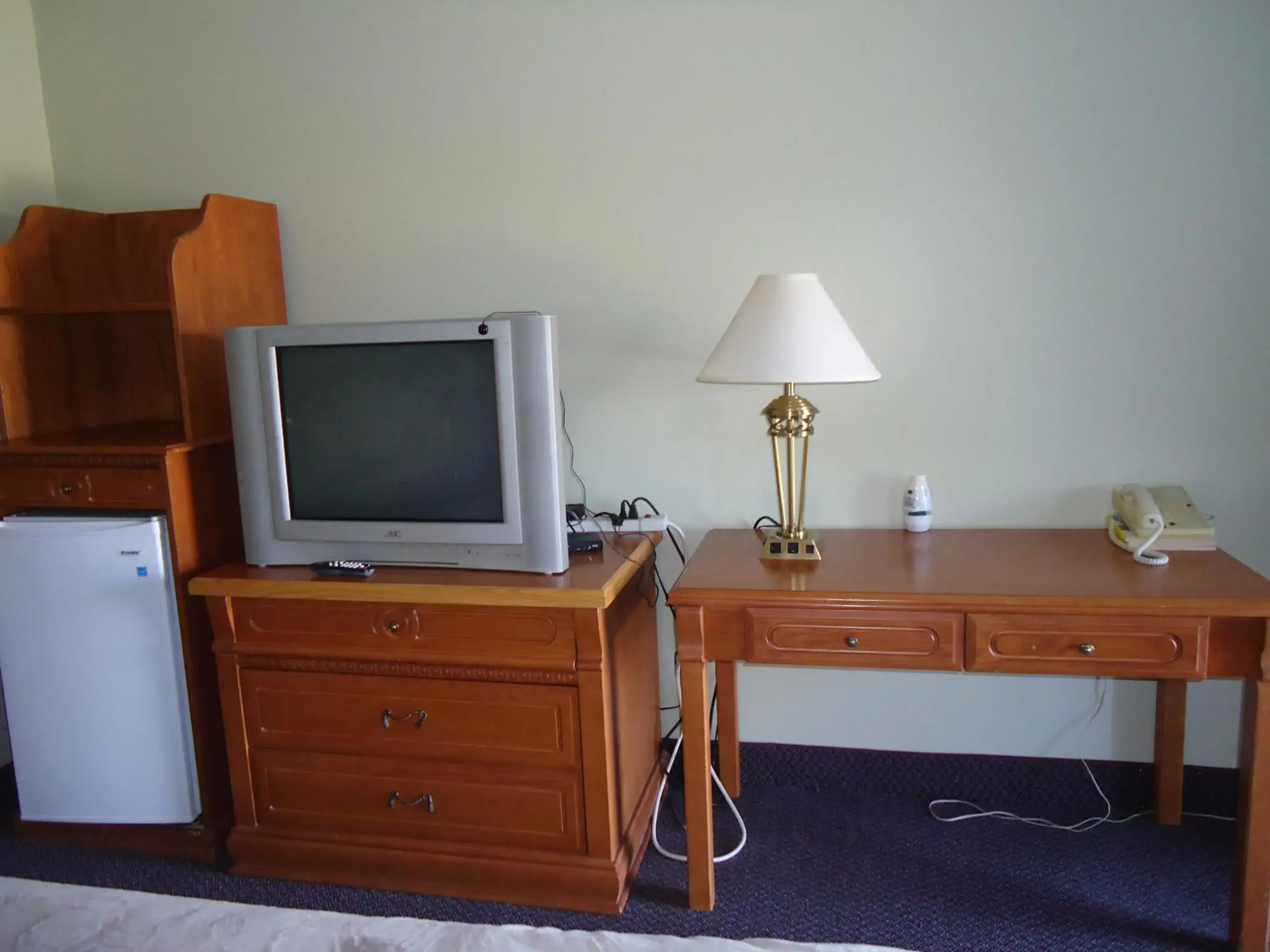 TV/Entertainment Center in Westmount Motel