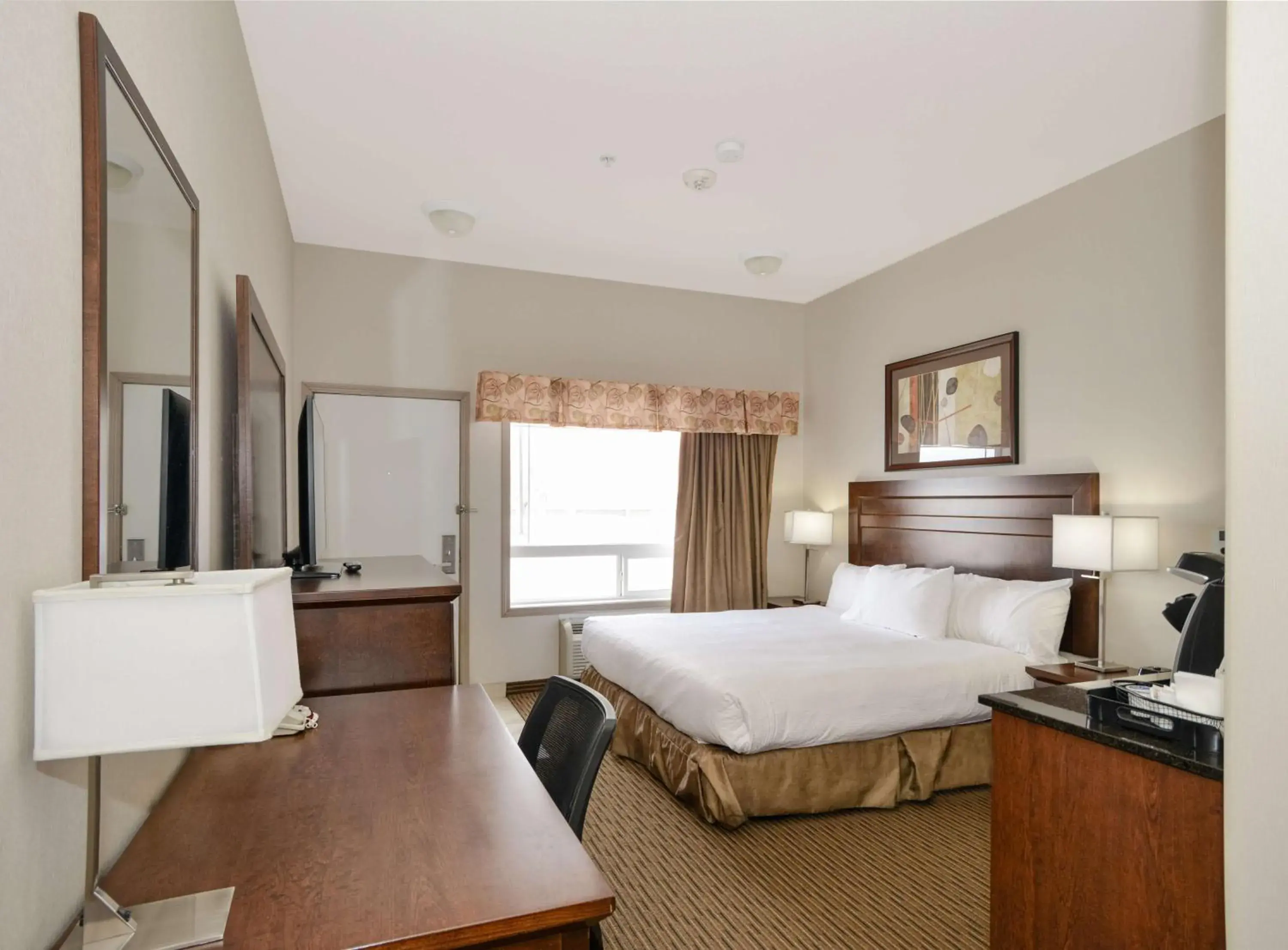 King Room - Disability Access in Coast Weyburn Hotel King Room - Disability Access in Coast Weyburn Hotel