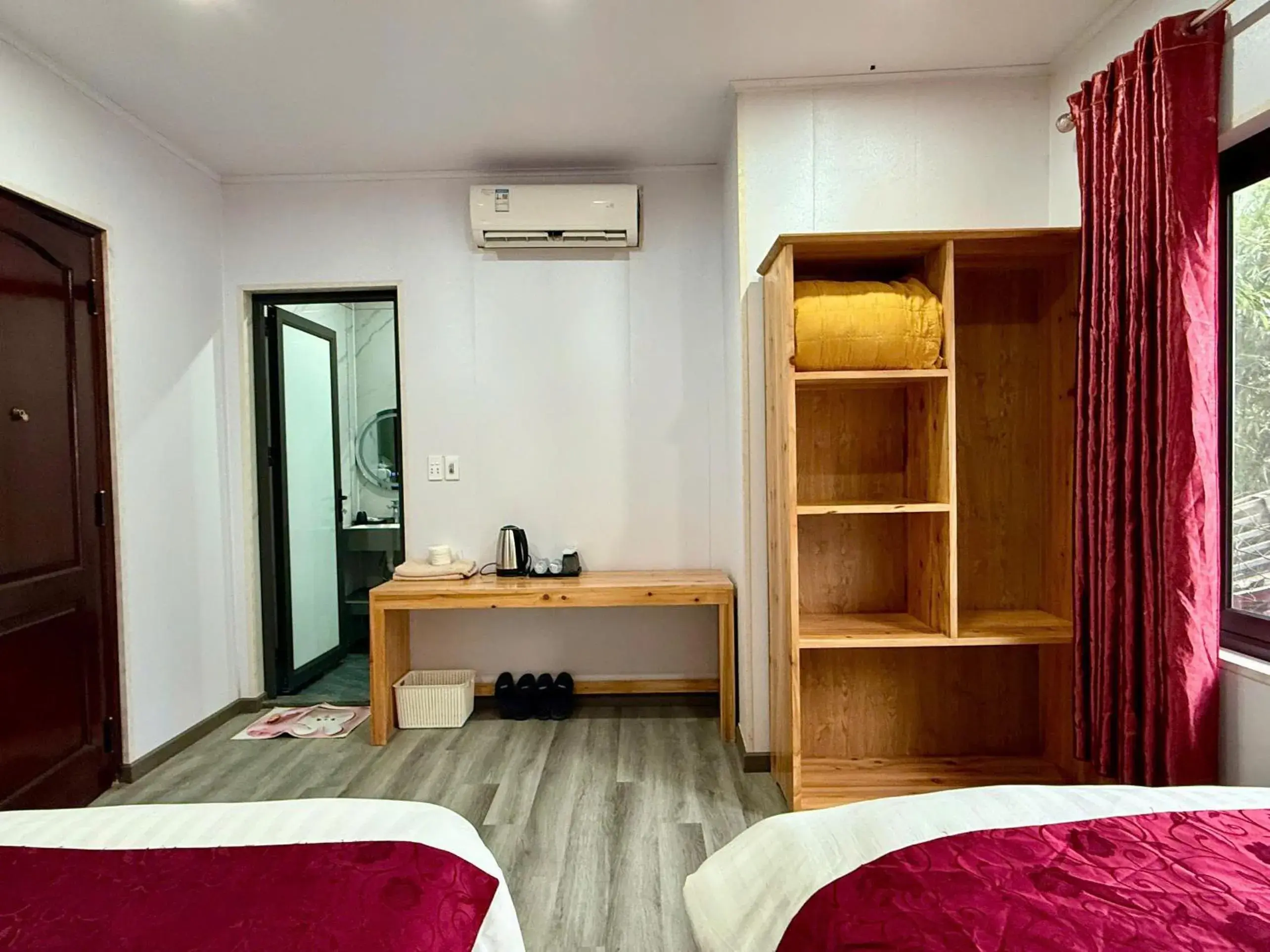Standard Triple Room in Dang Khoa Homestay Standard Triple Room in Dang Khoa Homestay