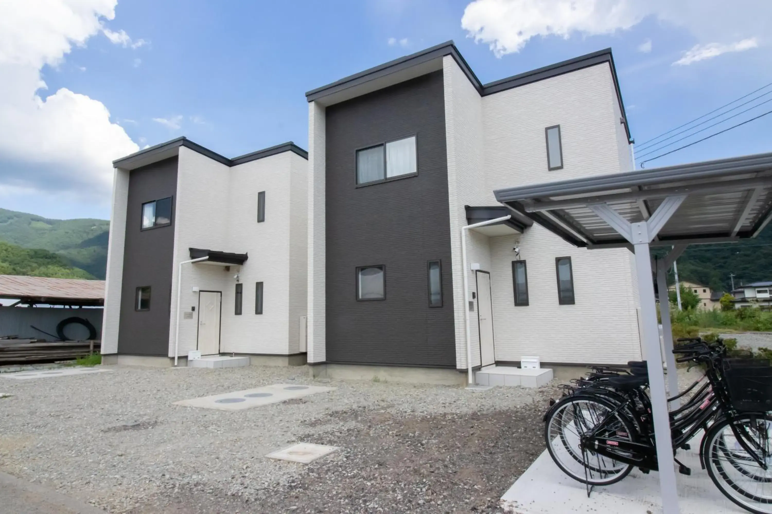 Facade/entrance in Erable Mt.Fuji "Zen" Facade/entrance in Erable Mt.Fuji "Zen"