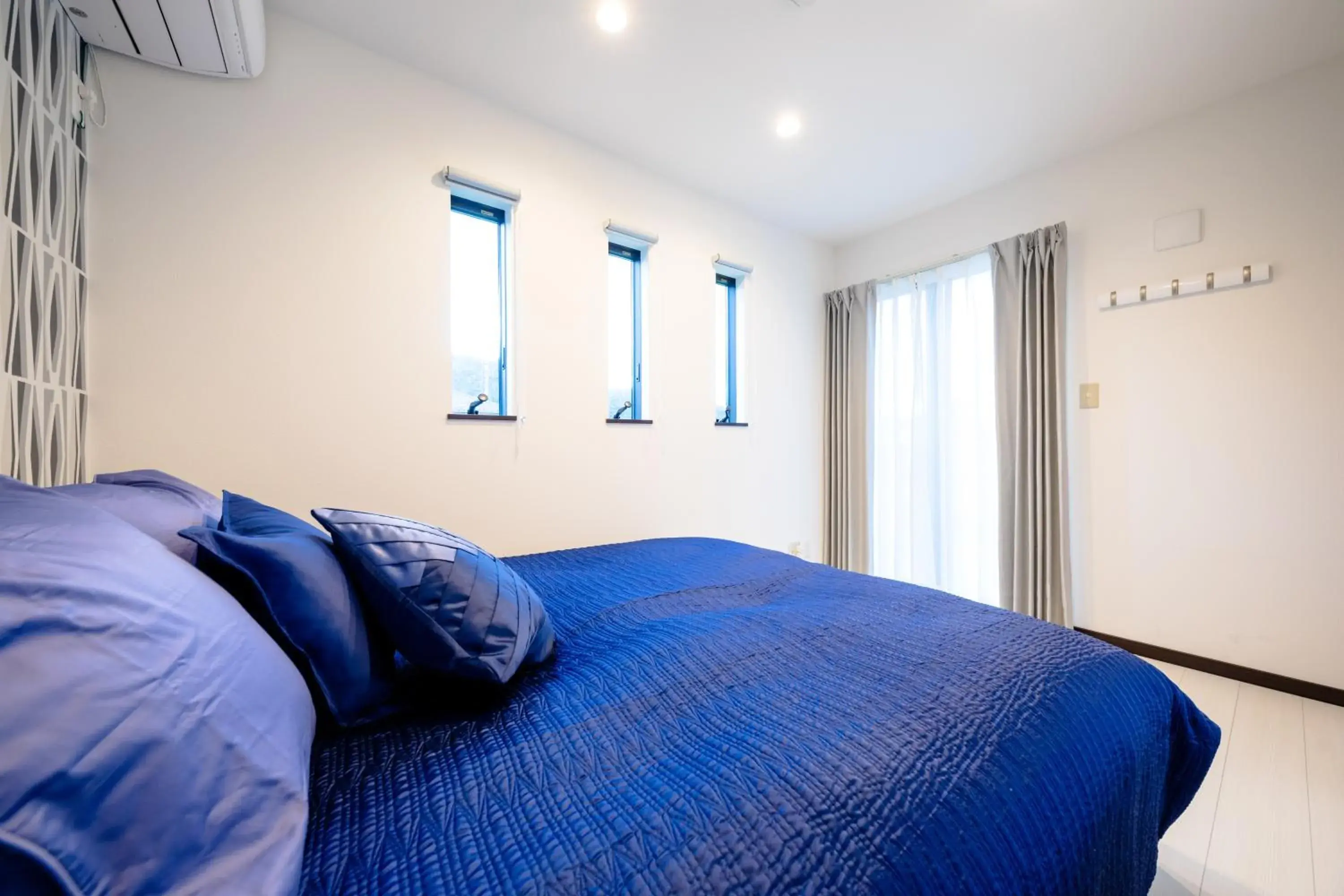 Bed in Erable Mt.Fuji "Zen" Bed in Erable Mt.Fuji "Zen"