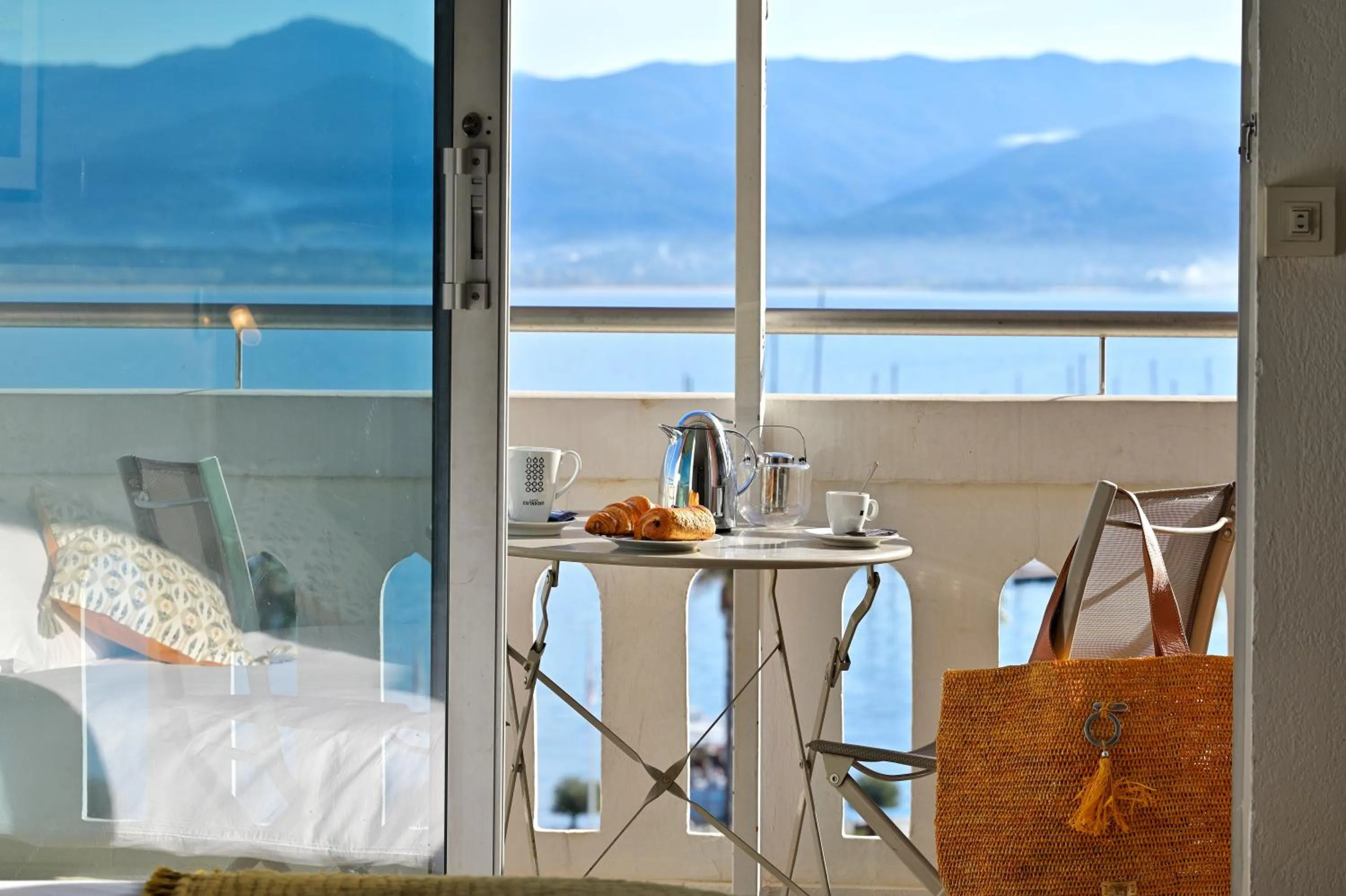 Balcony/Terrace, Bed in Hôtel Du Golfe
