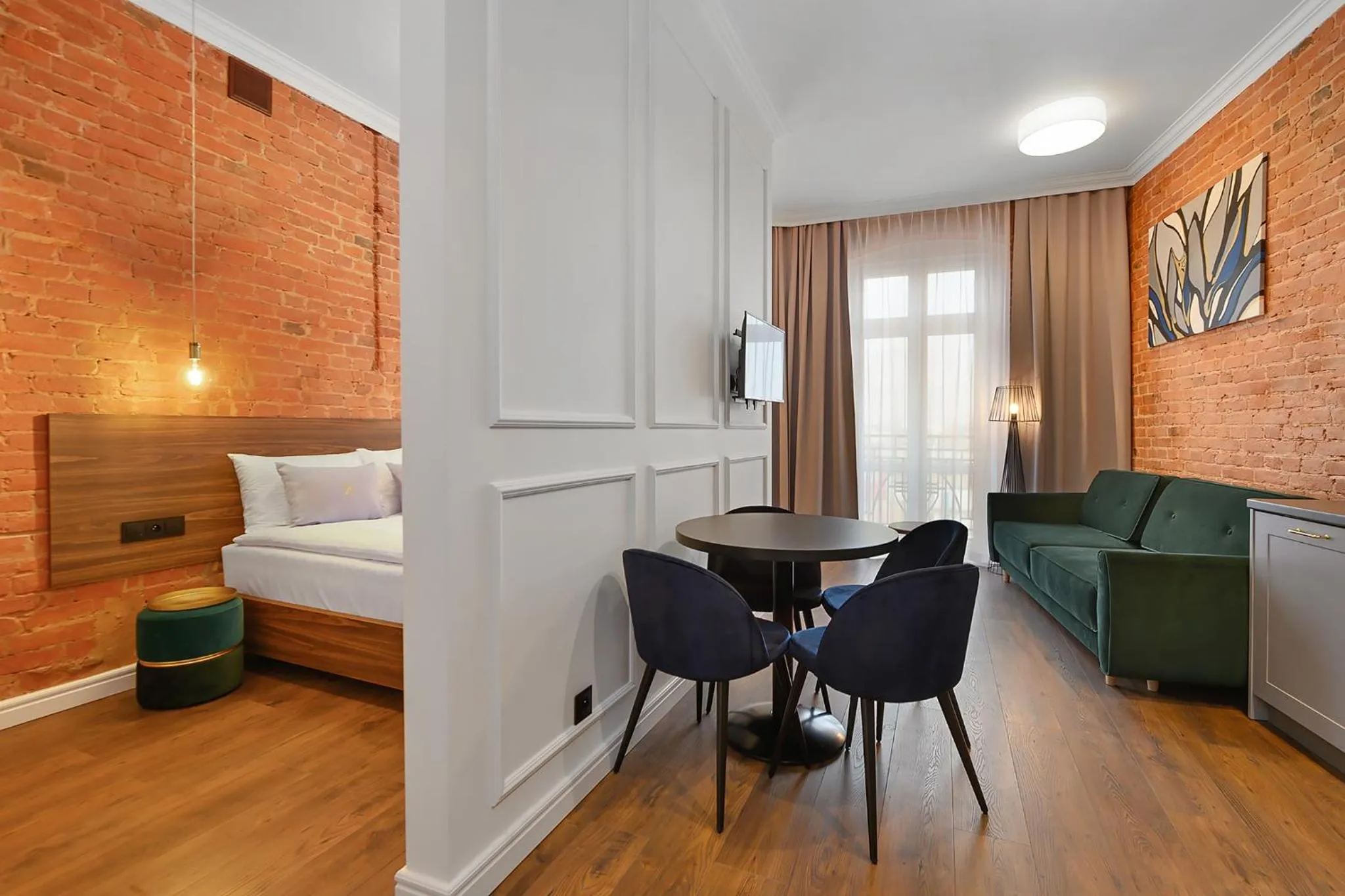 Living room, Bed in Aparthotel Krzywa Kamienica