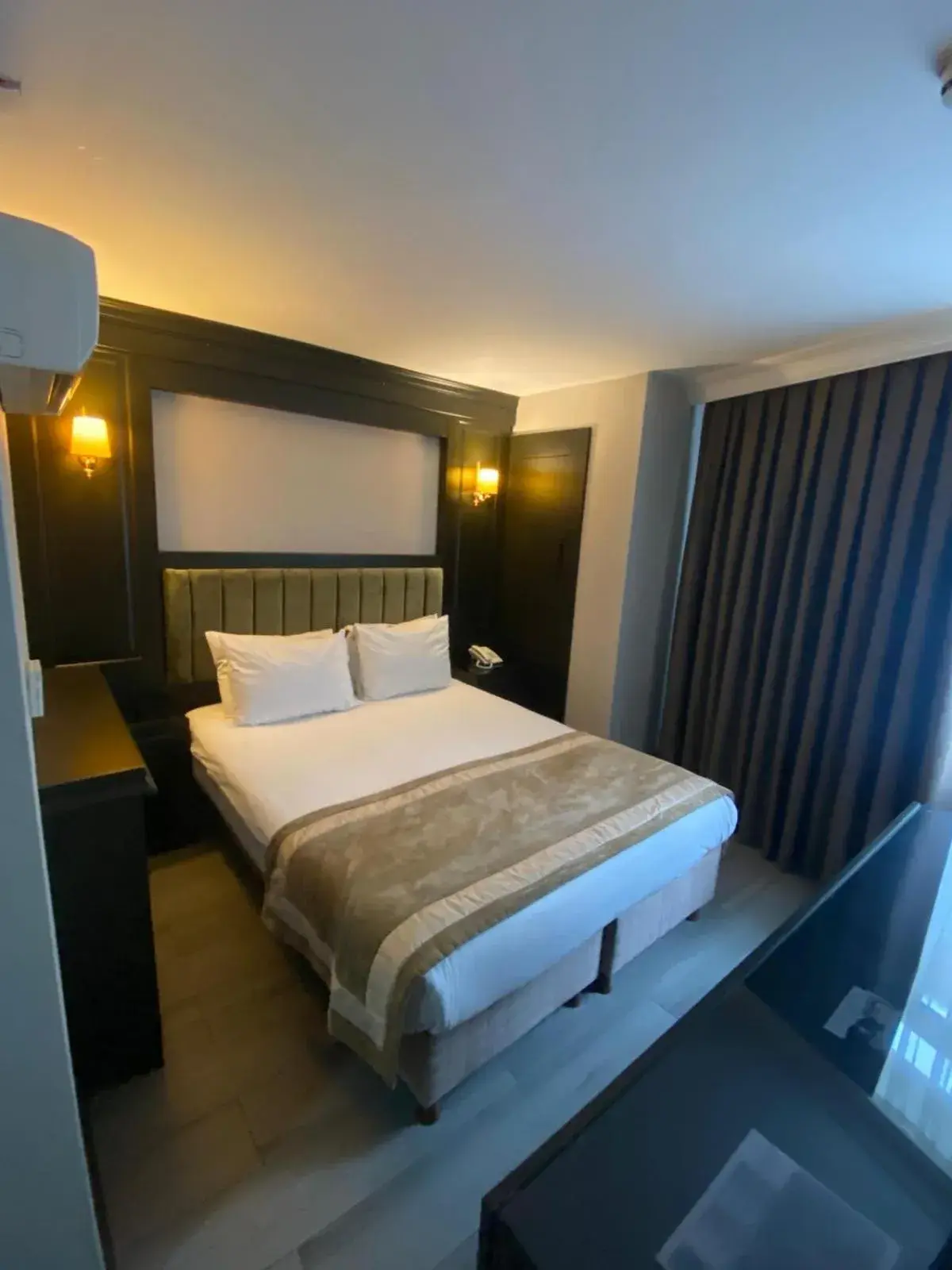 Photo of the whole room, Bed in Topkapi Old City Kensington Hotel Ottoman Heritage Photo of the whole room, Bed in Topkapi Old City Kensington Hotel Ottoman Heritage