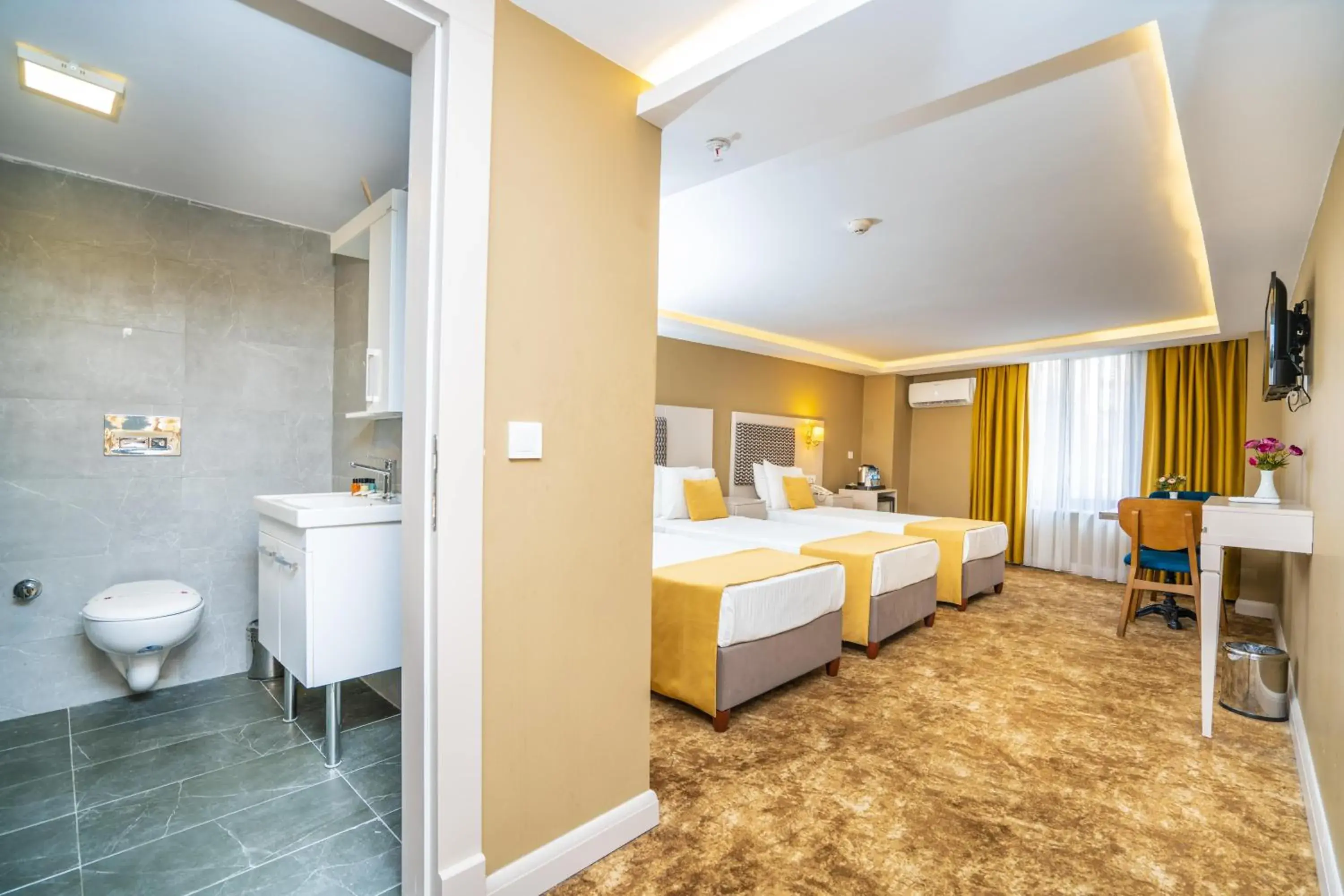 Bed in Topkapi Old City Kensington Hotel Ottoman Heritage Bed in Topkapi Old City Kensington Hotel Ottoman Heritage