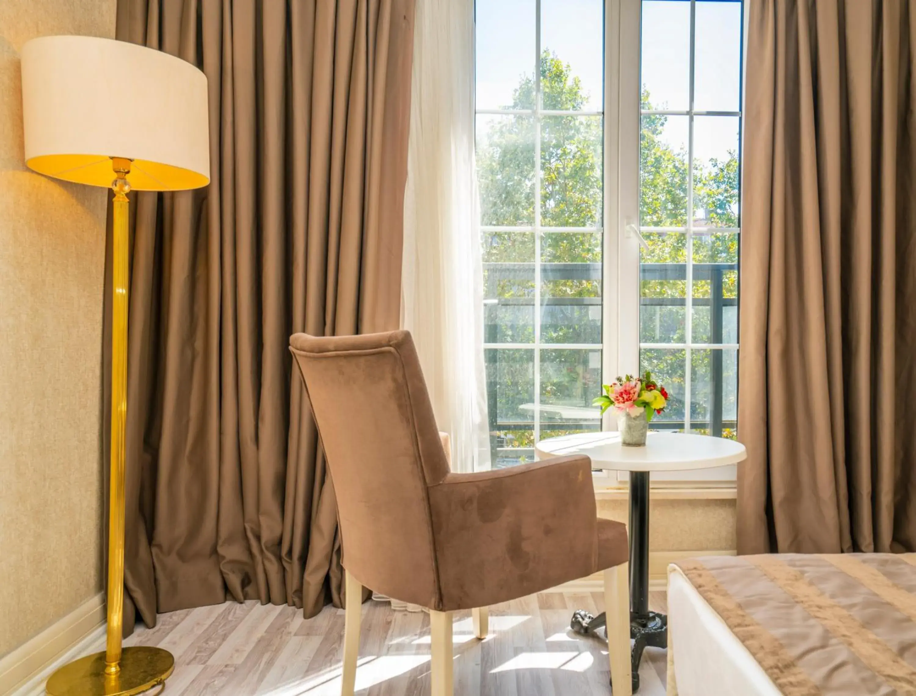 Bed in Topkapi Old City Kensington Hotel Ottoman Heritage Bed in Topkapi Old City Kensington Hotel Ottoman Heritage