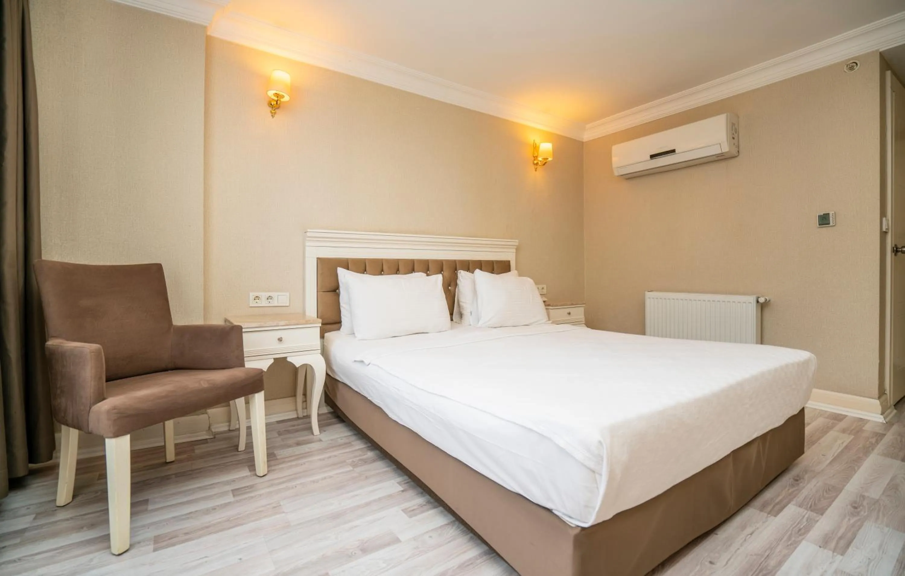 Bed in Topkapi Old City Kensington Hotel Ottoman Heritage