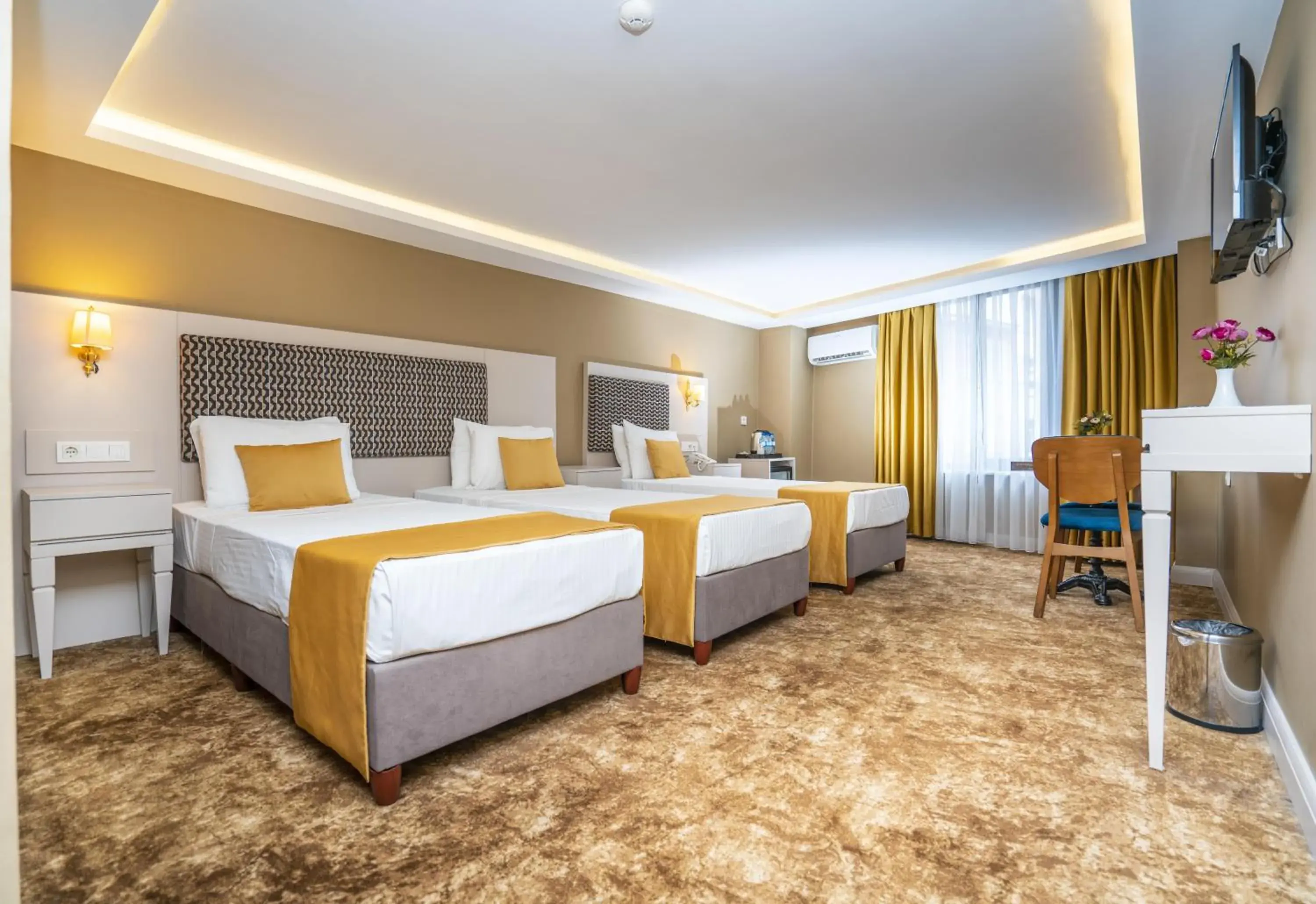 Bed in Topkapi Old City Kensington Hotel Ottoman Heritage Bed in Topkapi Old City Kensington Hotel Ottoman Heritage