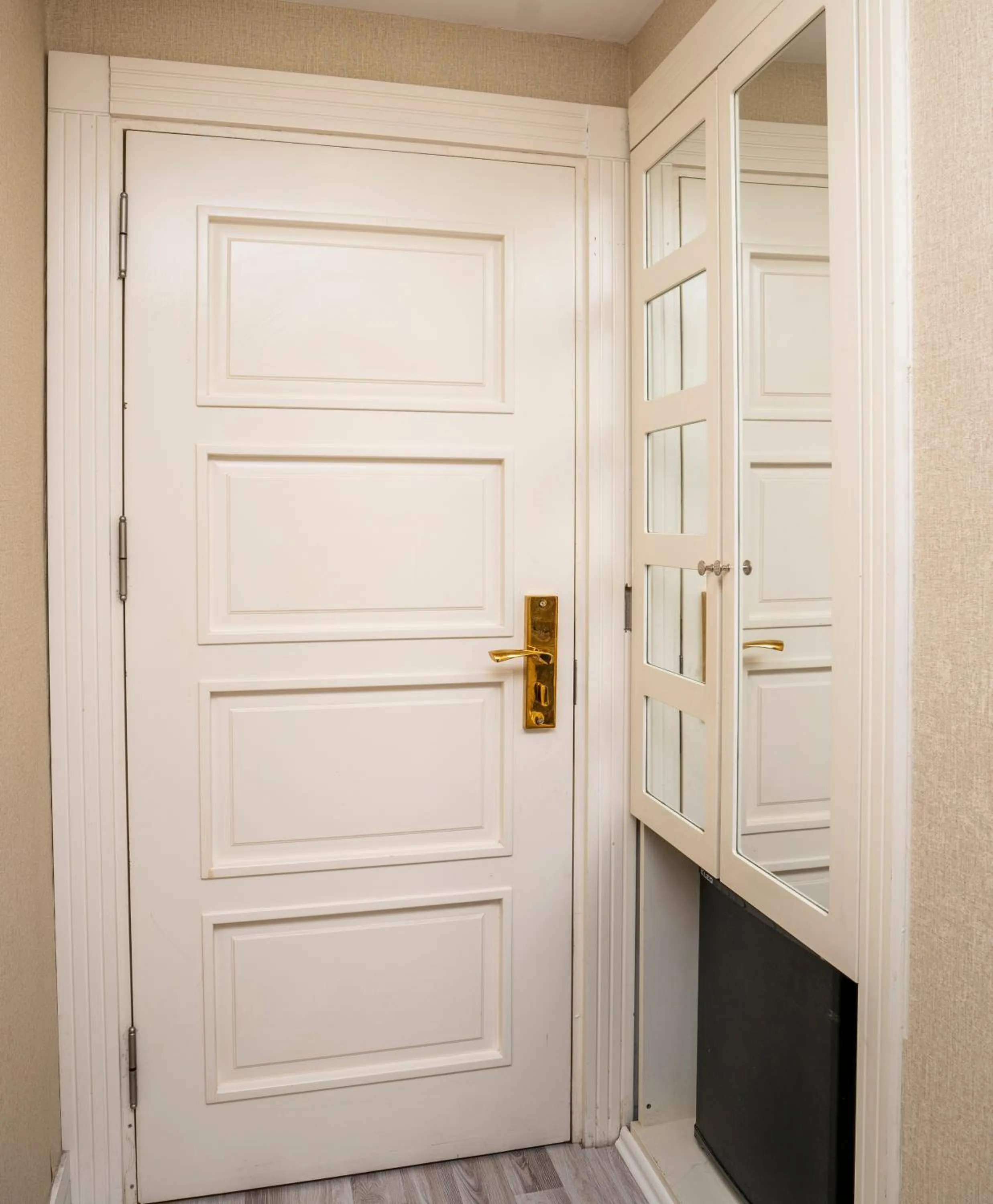 wardrobe in Topkapi Old City Kensington Hotel Ottoman Heritage