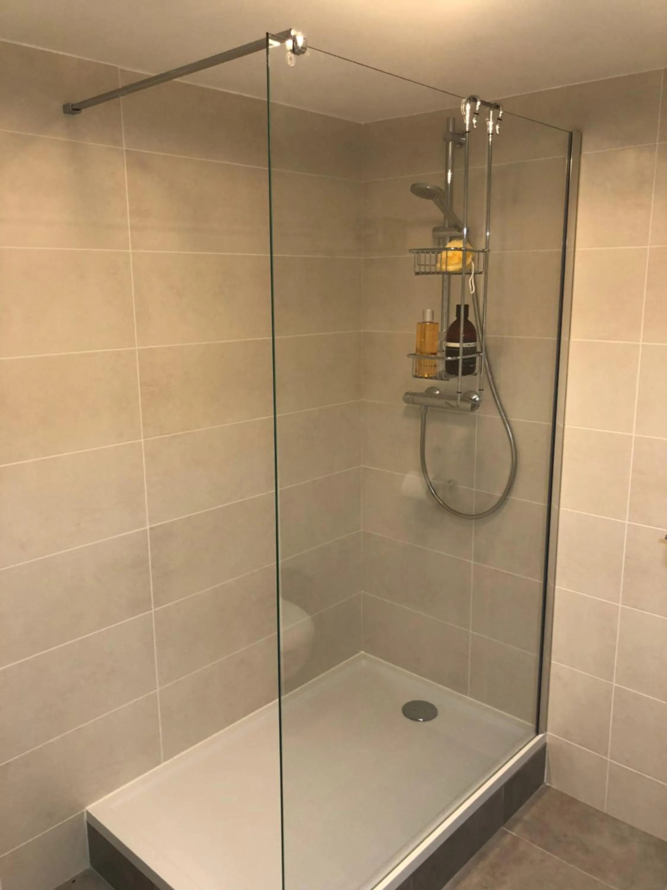 Shower in MAISON BLANCHE