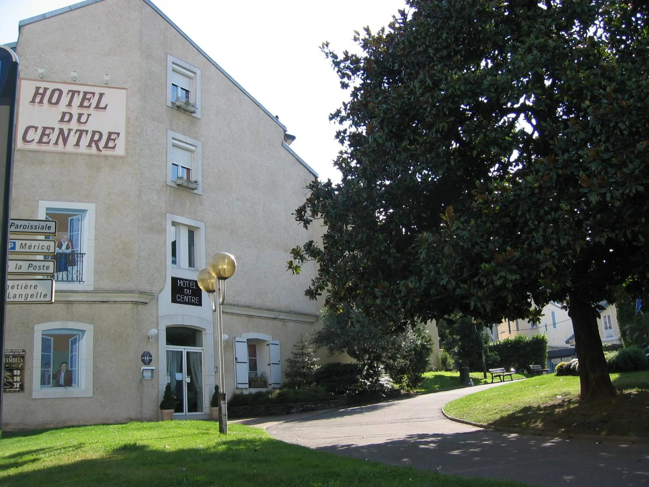 Property building in Hôtel du Centre