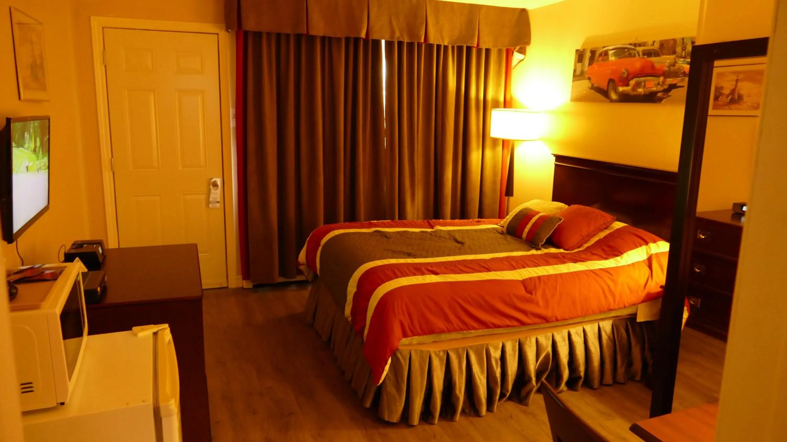 Bed in The White Horse Motel