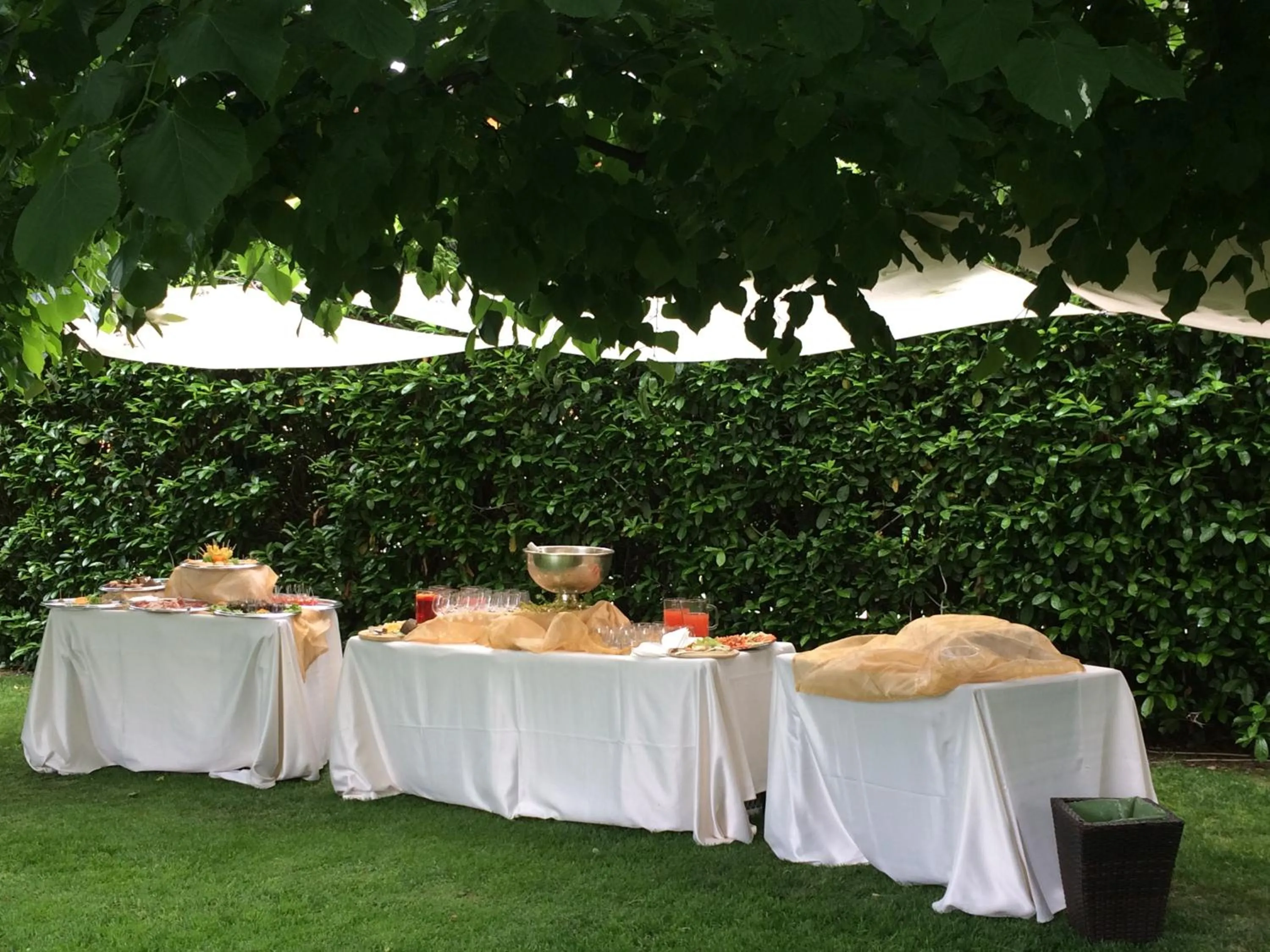 Restaurant/places to eat in La Trunera Guest House