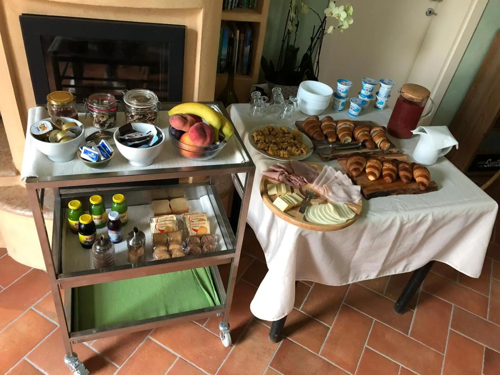 Continental breakfast in B&B Casa Campagnari