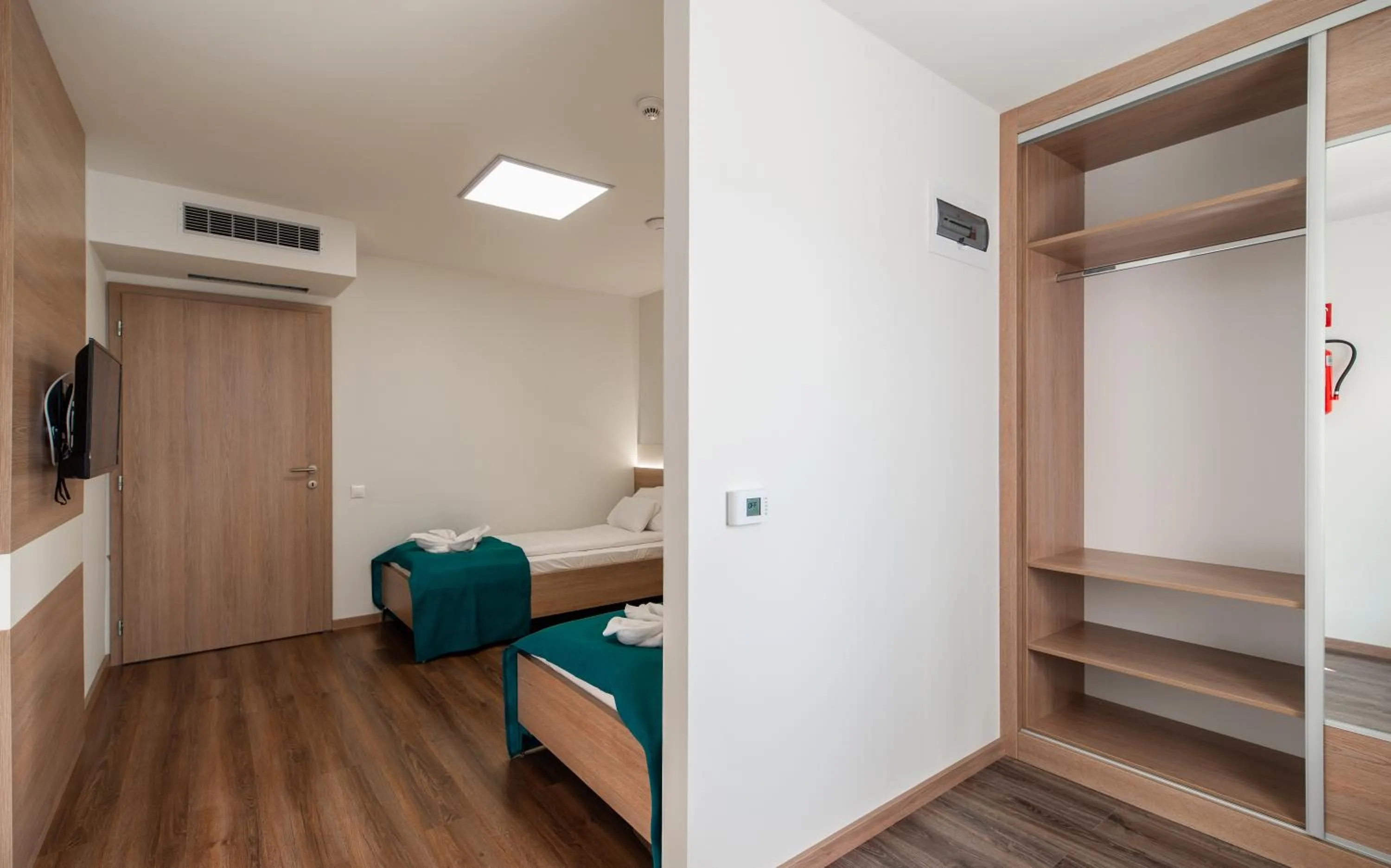 Photo of the whole room, Bed in Hotel Szeghalom