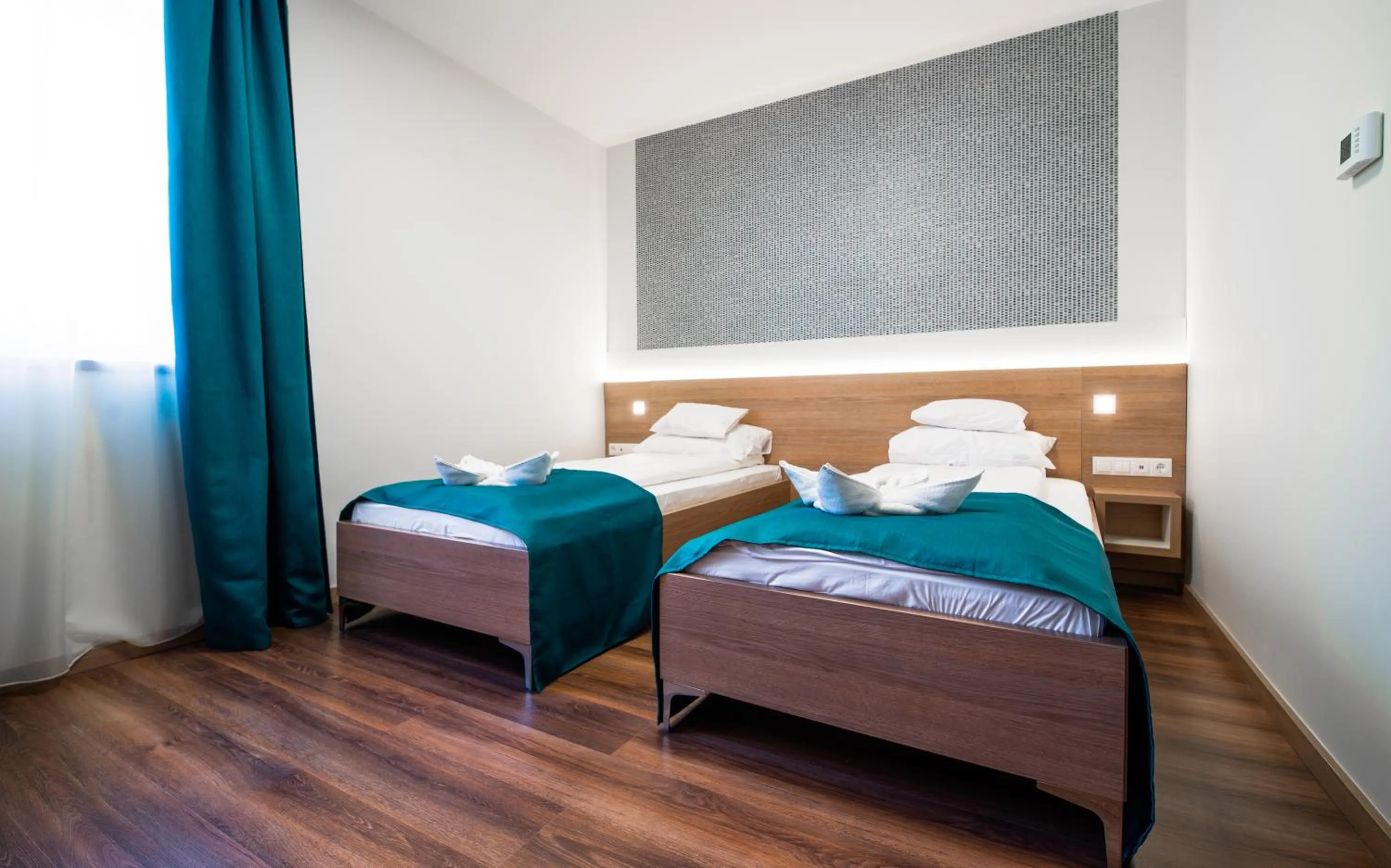 Photo of the whole room, Bed in Hotel Szeghalom