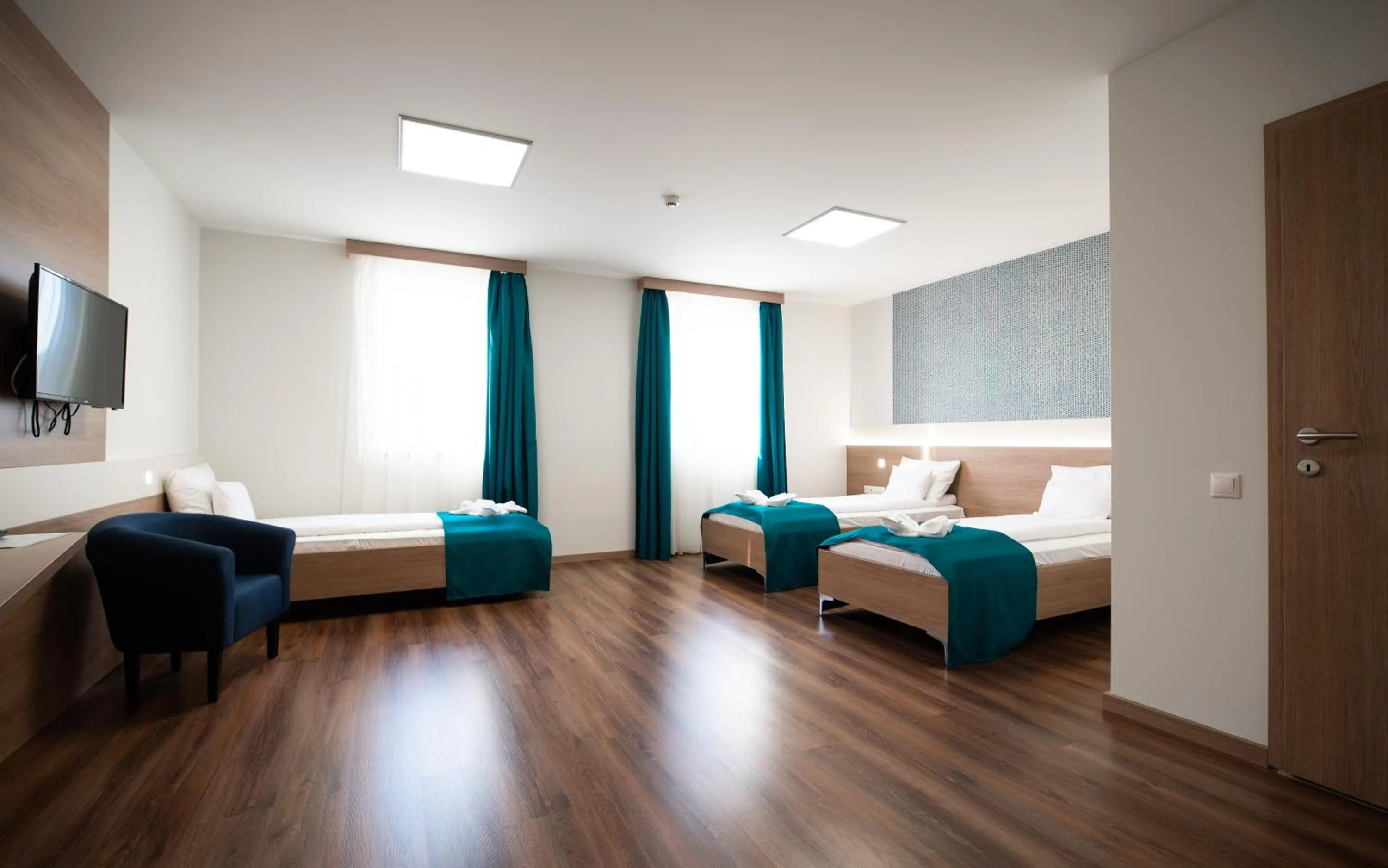 Photo of the whole room, Bed in Hotel Szeghalom