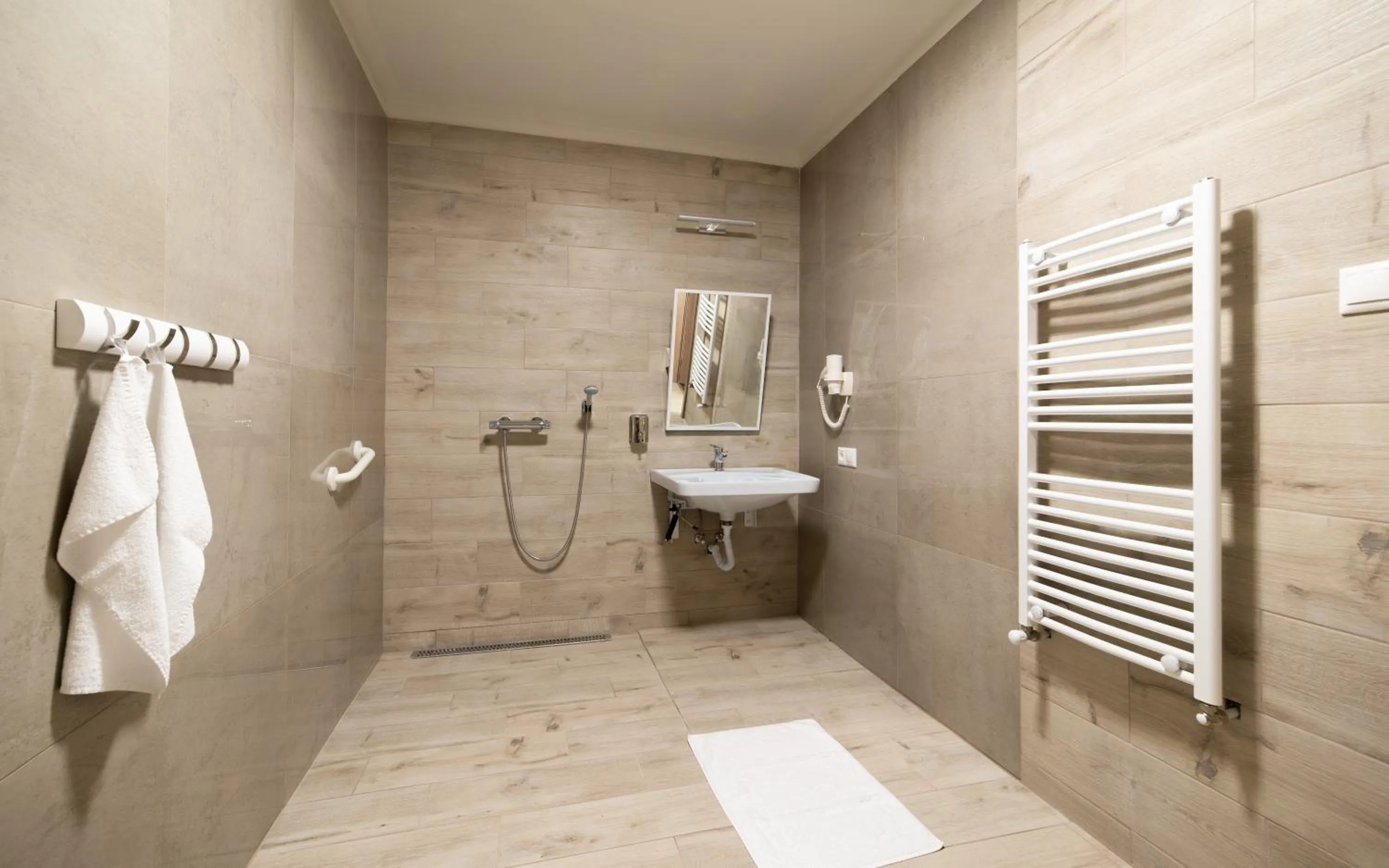 Bathroom in Hotel Szeghalom