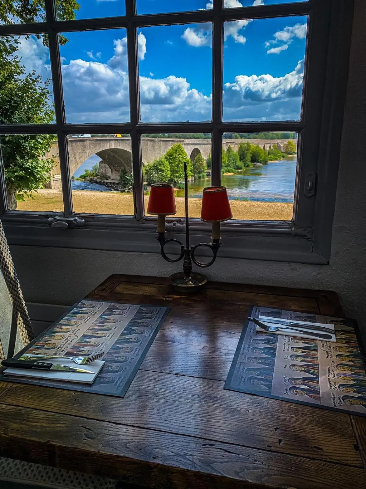 Restaurant/places to eat in Grand Hôtel de l'Abbaye