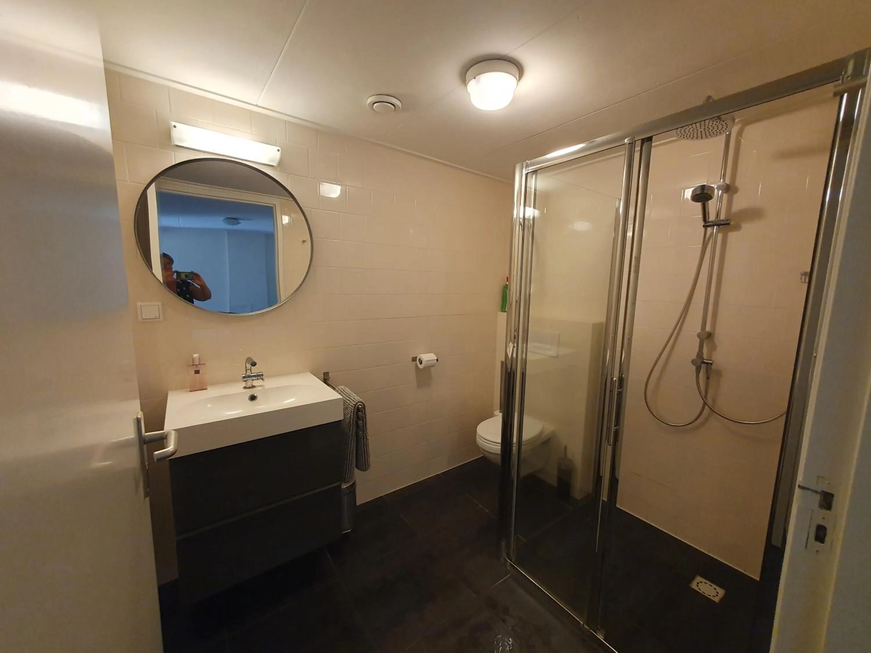 Bathroom in d'Oude Herbergh, vakantiehuizen aan het water