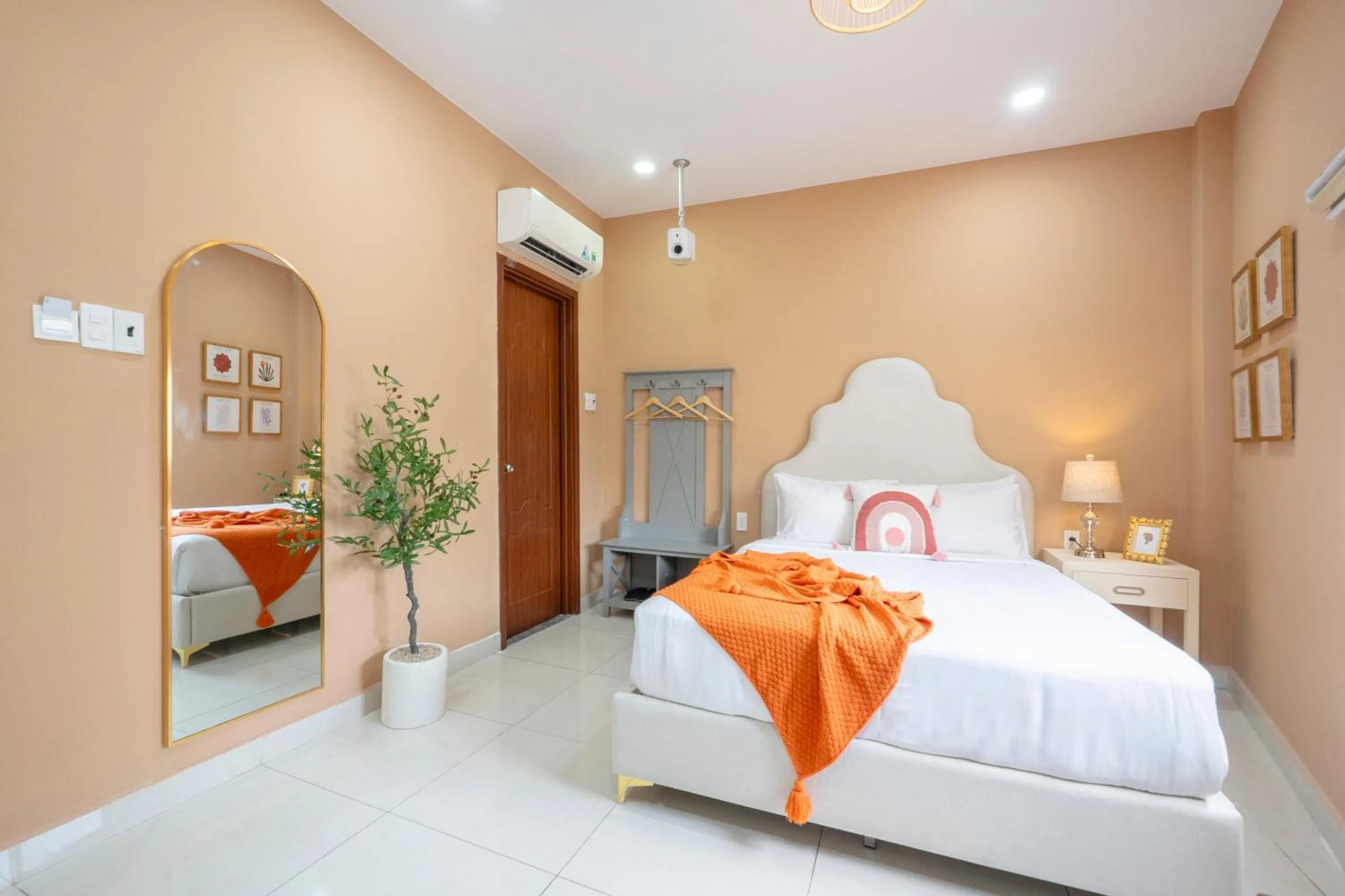 Bed in SAZI AMILA Nguyen Hue HOTEL - Free Banh Mi